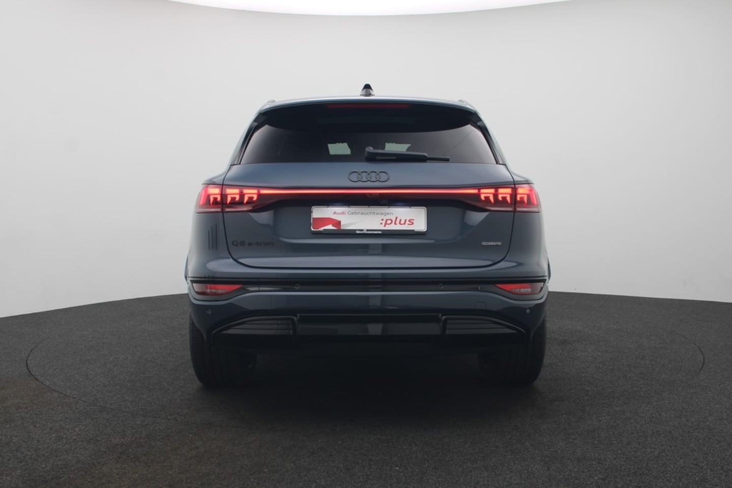 Bild über Audi Q6 SUV e-tron S line business e-tron quattro 315 kW - für weitere Informationen kontaktieren Sie den Audi Partner