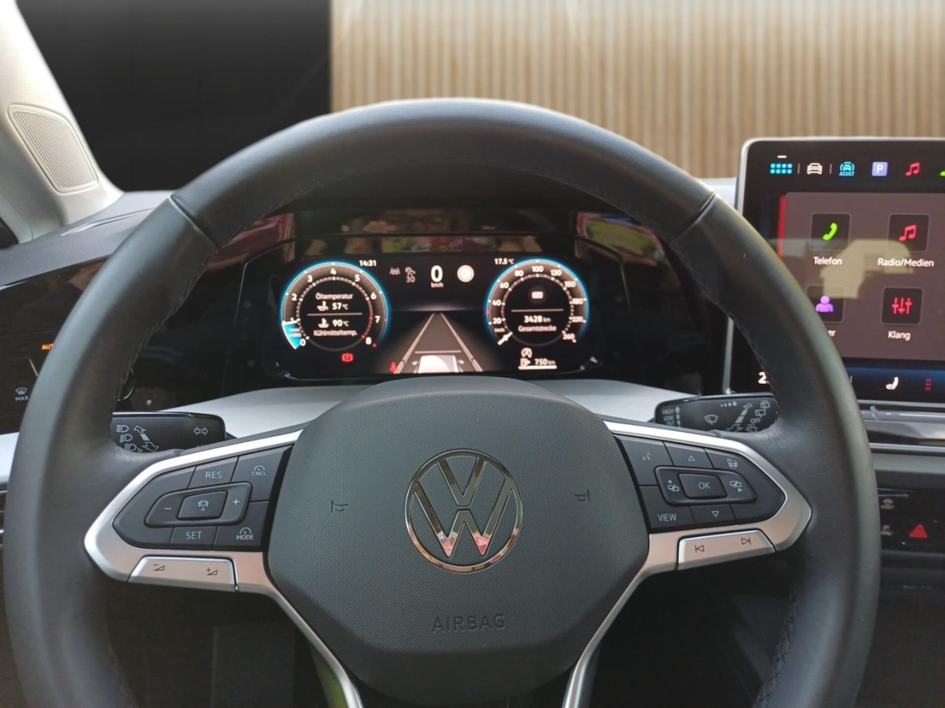 Volkswagen Golf Life