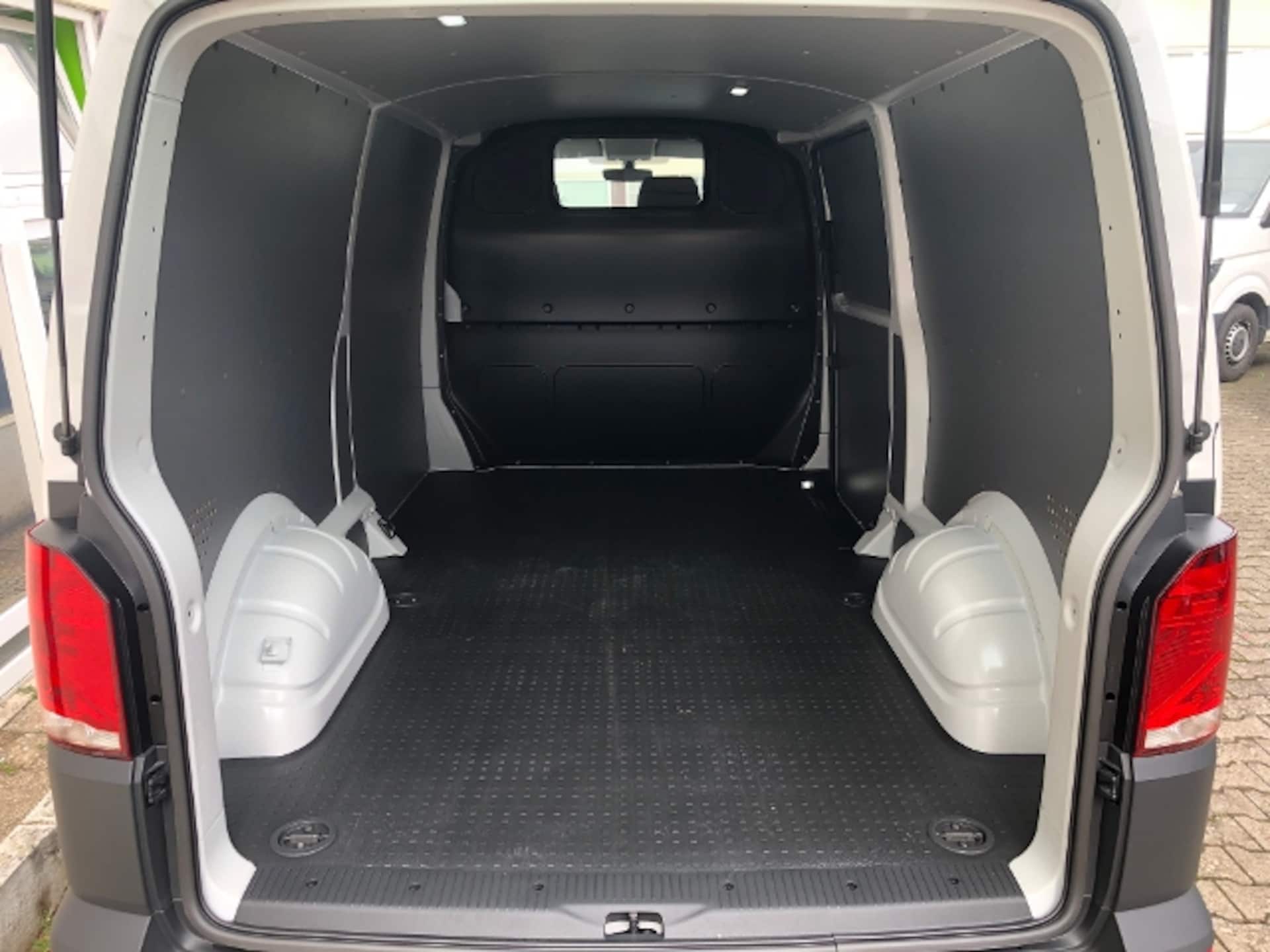Volkswagen T6.1 Transporter Kasten langer Radstand
