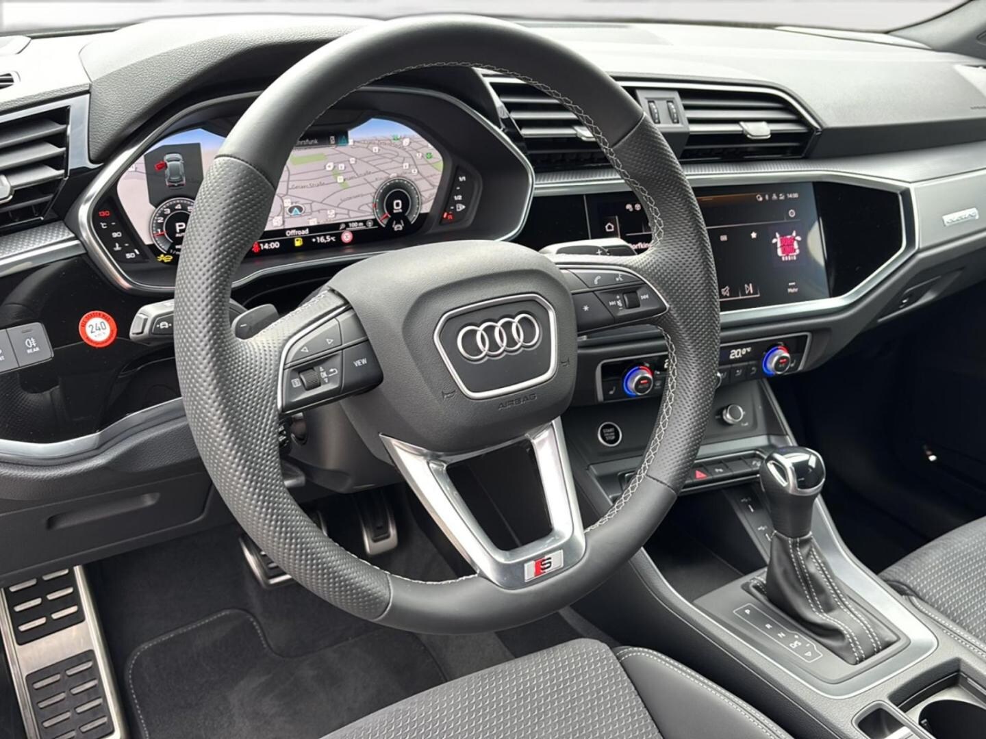 Bild über Audi Q3 TFSI quattro 180 kW S tronic - für weitere Informationen kontaktieren Sie den Audi Partner