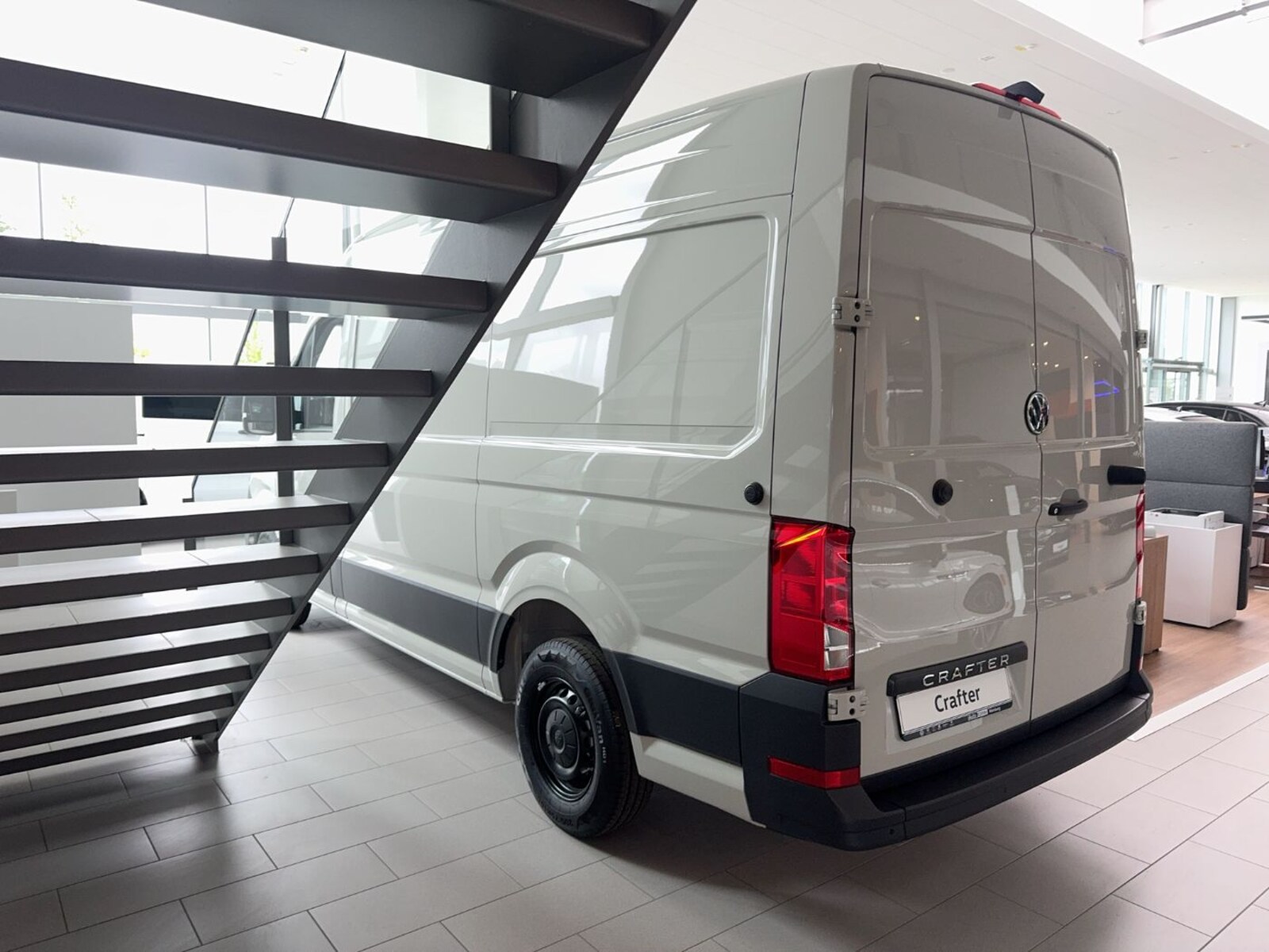 Volkswagen Crafter Kasten mittlerer Radstand – Bild 3