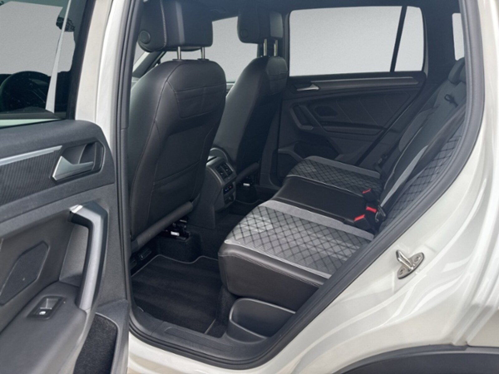 Volkswagen Tiguan – Bild 9