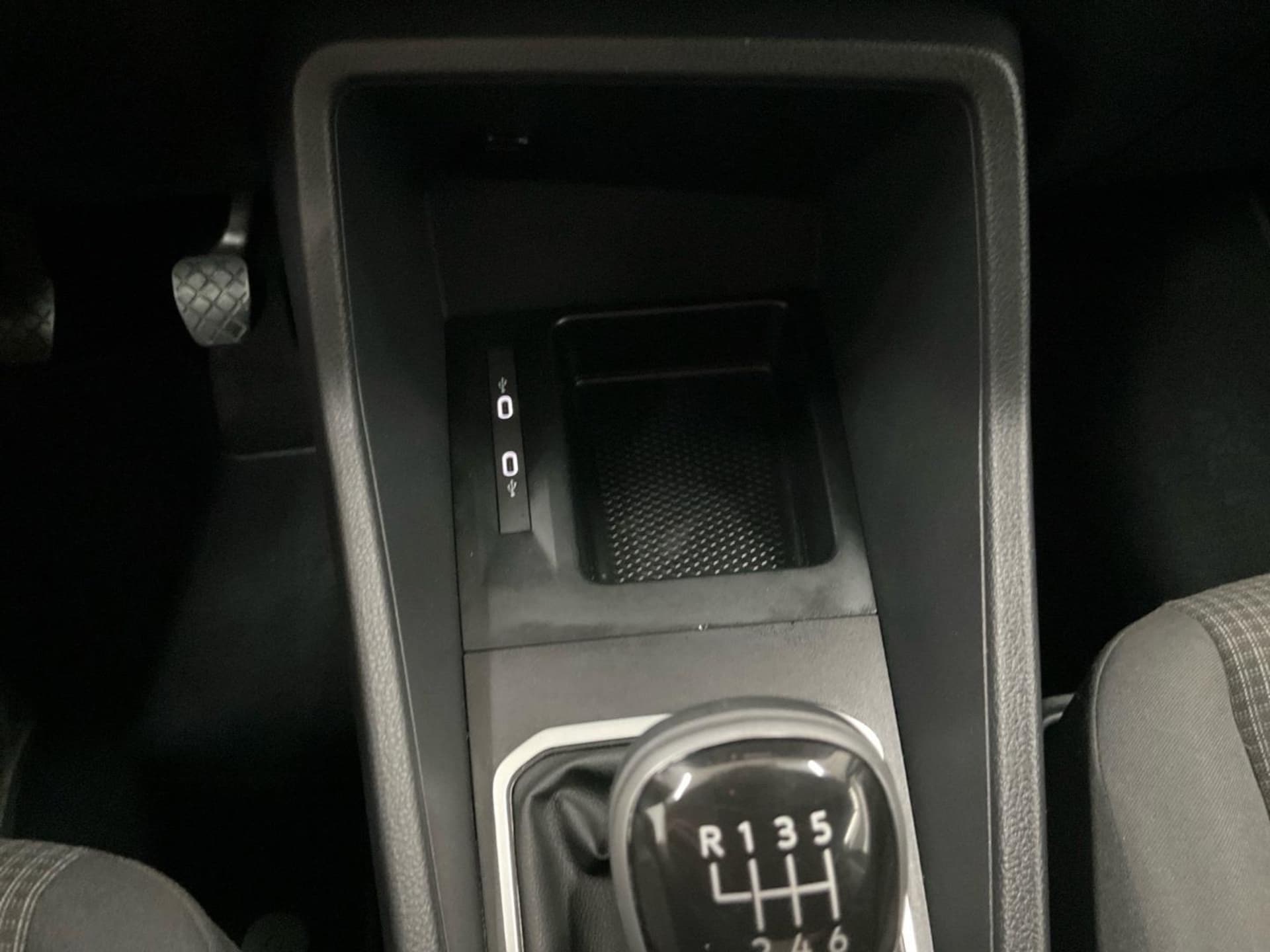 Volkswagen Caddy Basis-Modell