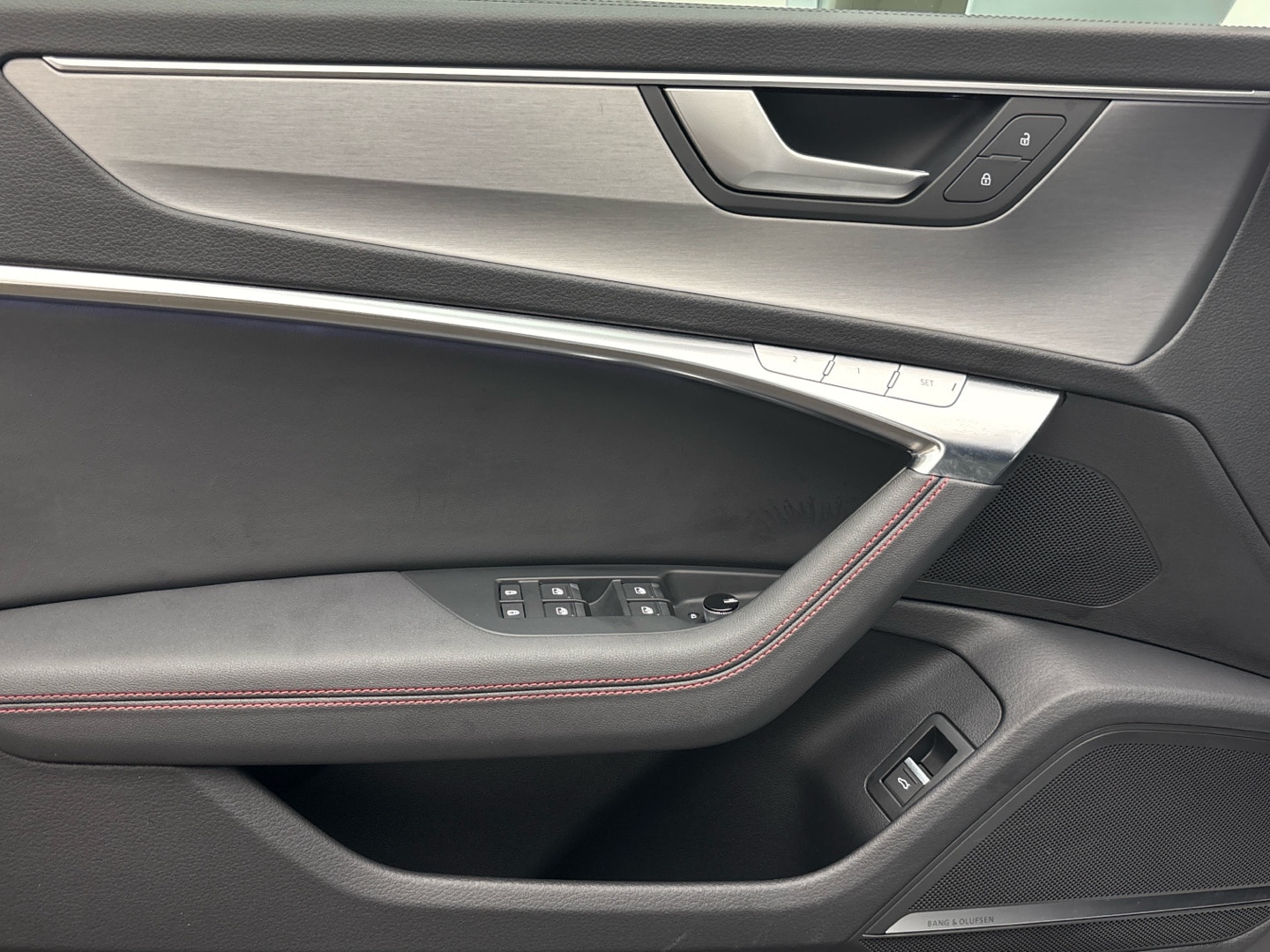 Bild über Audi S6 Avant TDI quattro tiptronic - für weitere Informationen kontaktieren Sie den Audi Partner