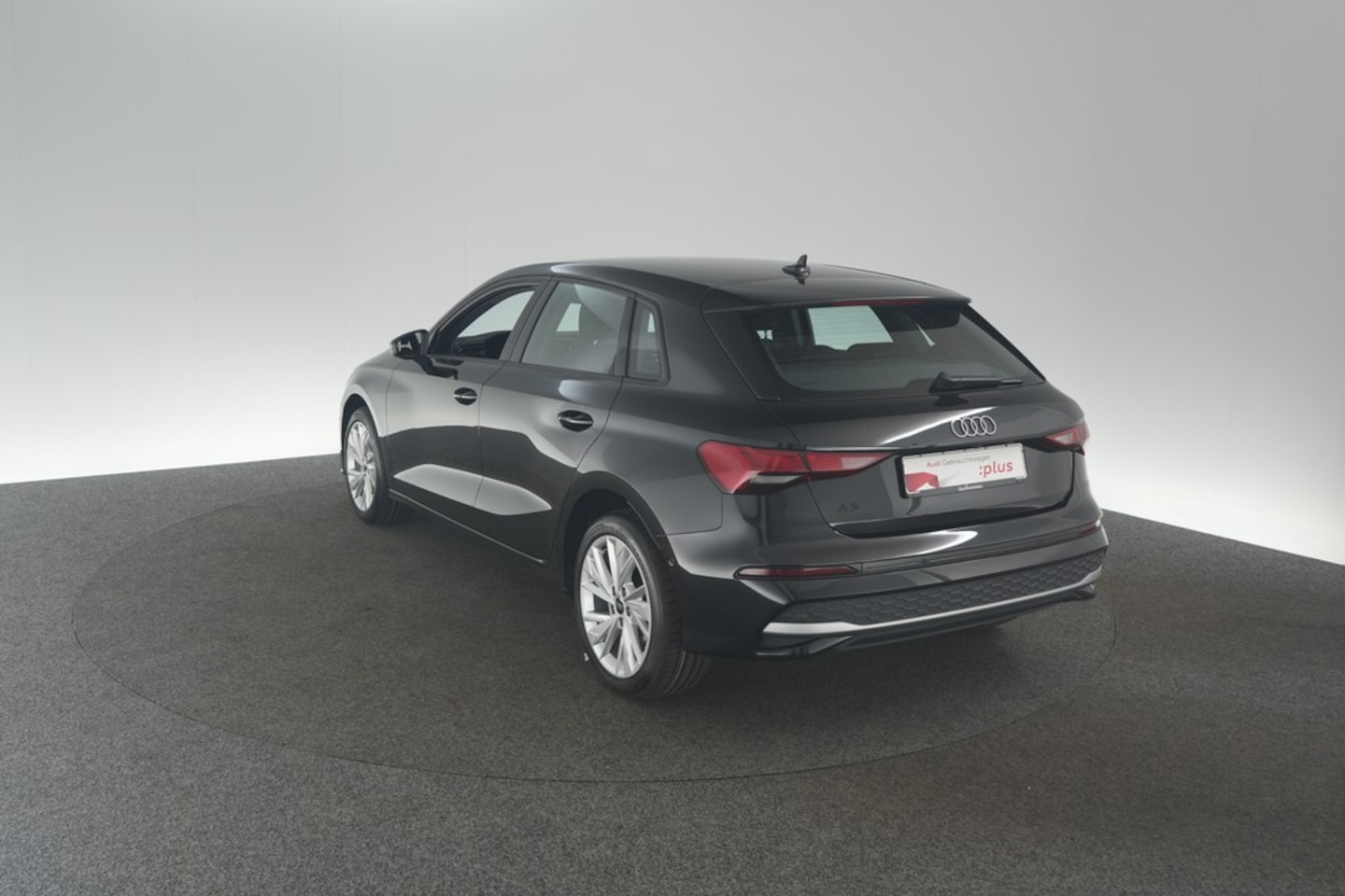 Bild über Audi A3 Sportback advanced 30 TFSI Schaltgetriebe - für weitere Informationen kontaktieren Sie den Audi Partner