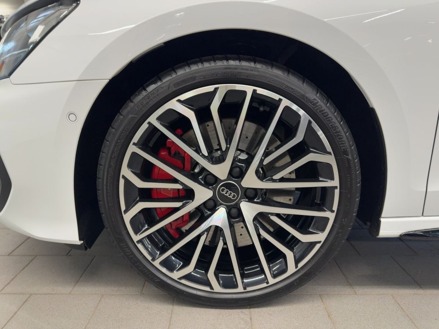 Bild über Audi S3 Sportback TFSI quattro S tronic - für weitere Informationen kontaktieren Sie den Audi Partner