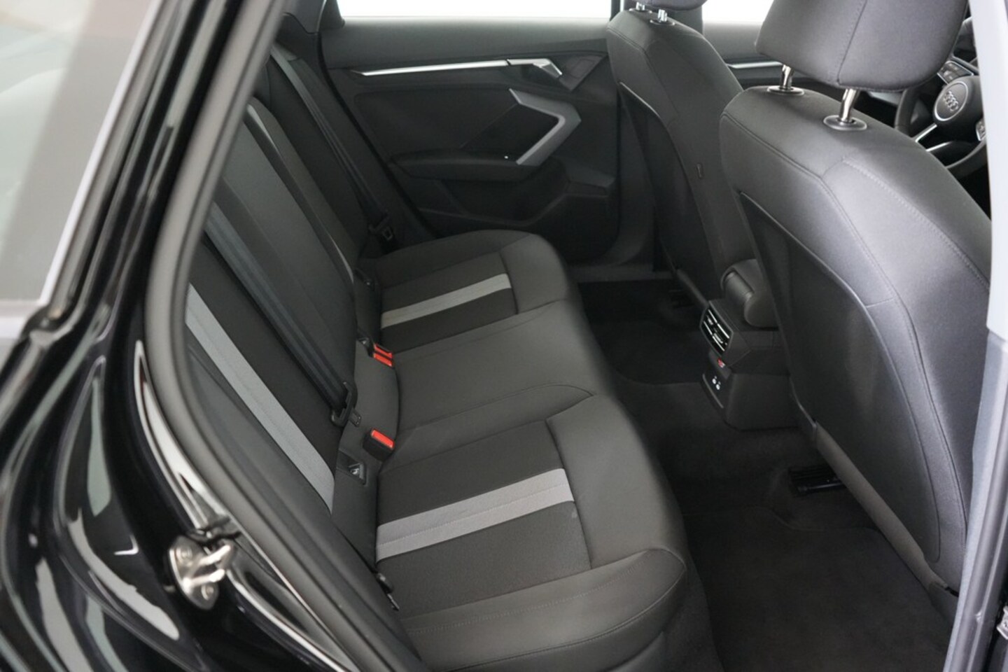 Bild über Audi A3 Sportback advanced 30 TFSI Schaltgetriebe - für weitere Informationen kontaktieren Sie den Audi Partner