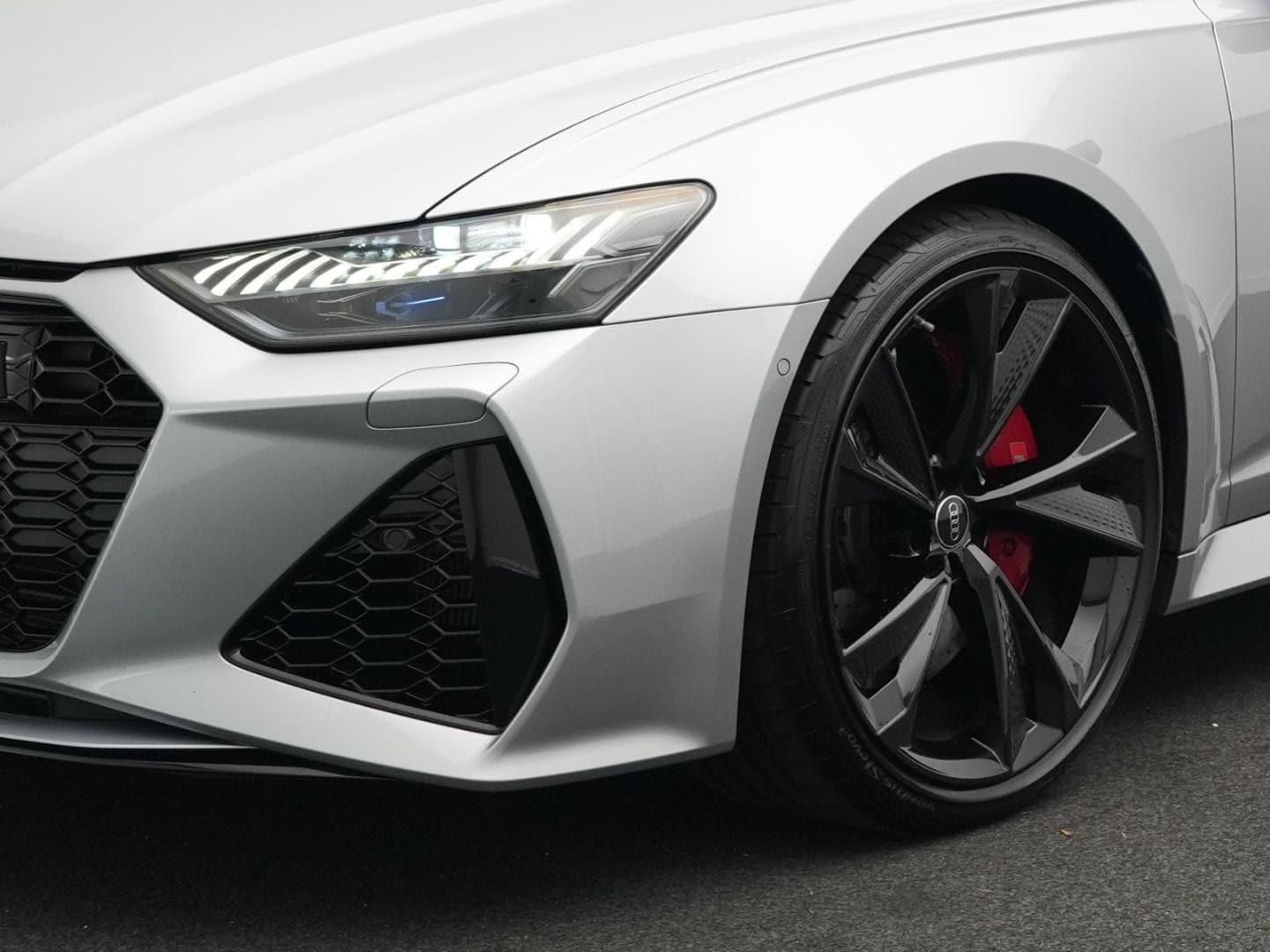 Bild über Audi RS 6 Avant TFSI quattro tiptronic - für weitere Informationen kontaktieren Sie den Audi Partner