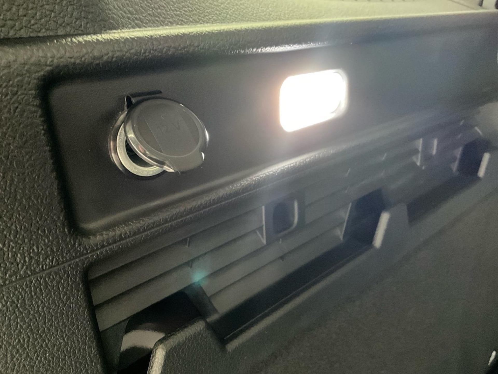 Volkswagen Caddy Basis-Modell