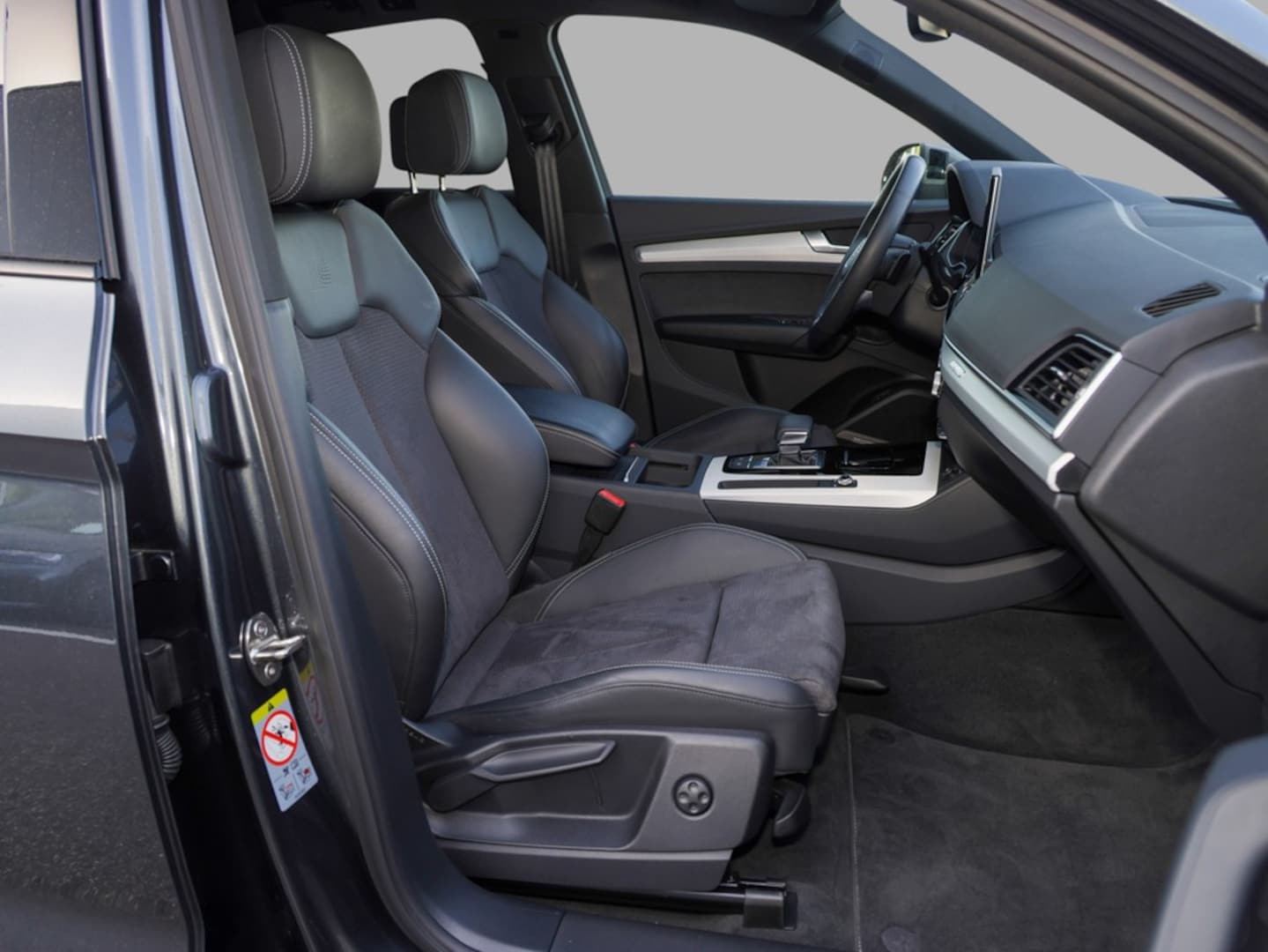 Bild über Audi Q5 Sportback 40 TDI quattro S tronic - für weitere Informationen kontaktieren Sie den Audi Partner