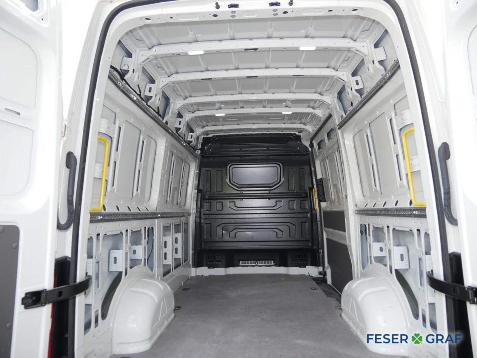 Volkswagen Crafter Kasten mittlerer Radstand – Bild 8