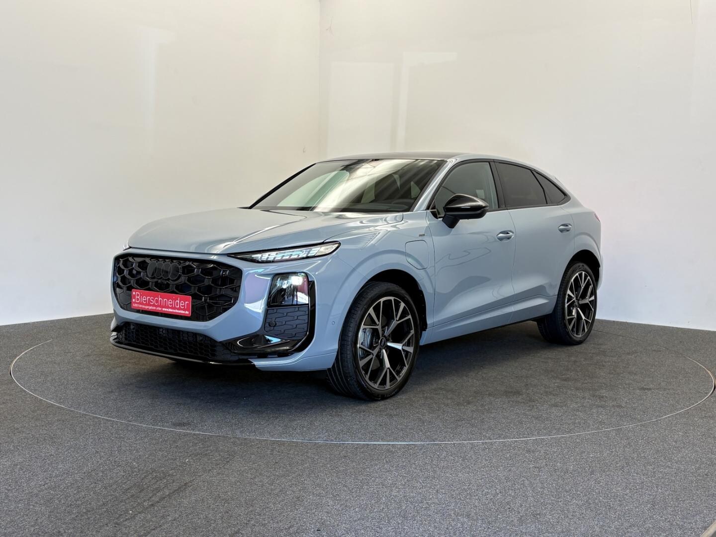 Bild über Audi Q3 Sportback e-hybrid e-hybrid 200 kW S tronic - für weitere Informationen kontaktieren Sie den Audi Partner