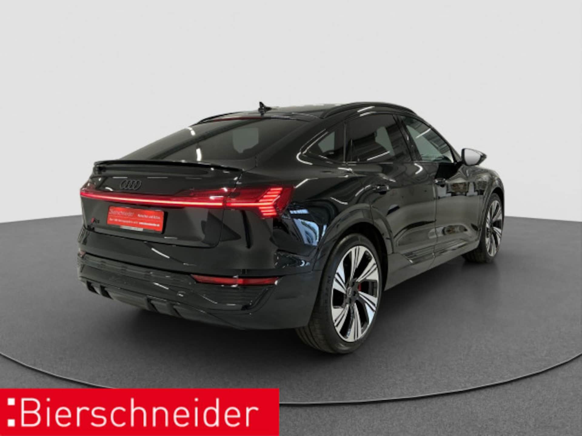Audi Q8 Sportback e-tron S line