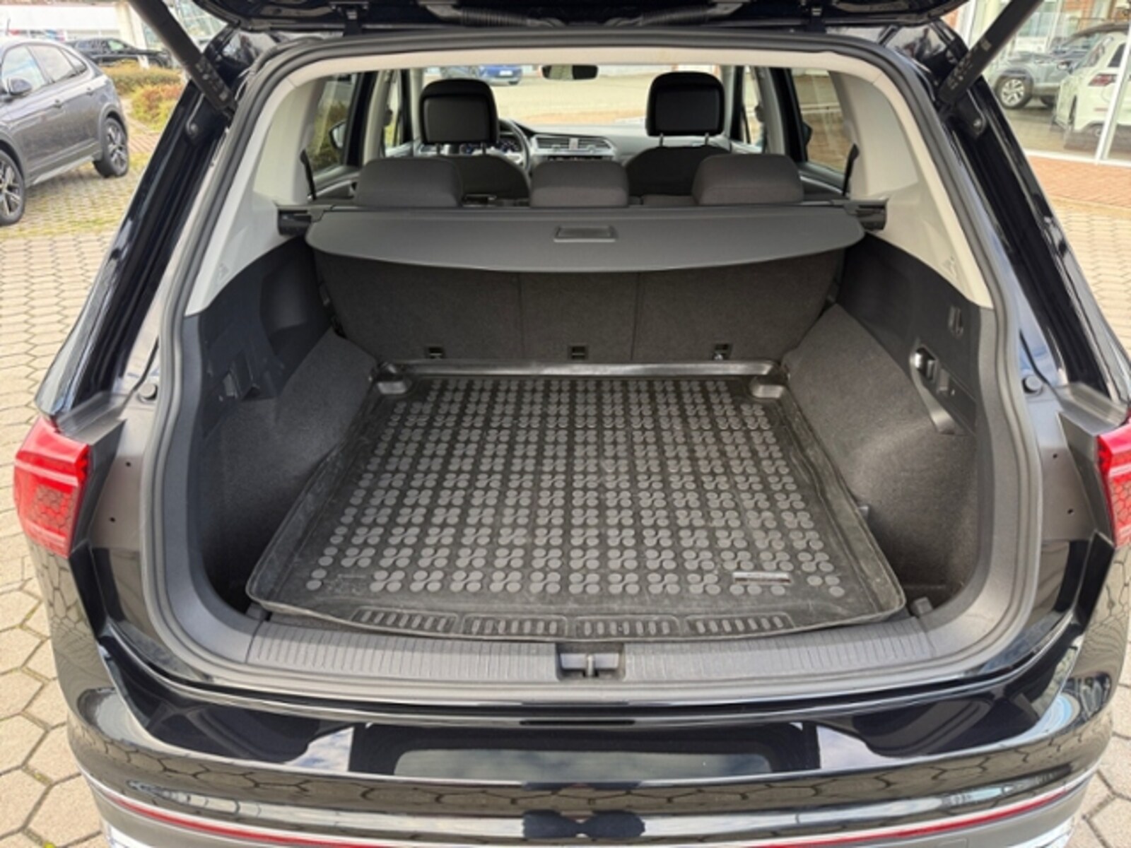 Volkswagen Tiguan Allspace – Bild 8