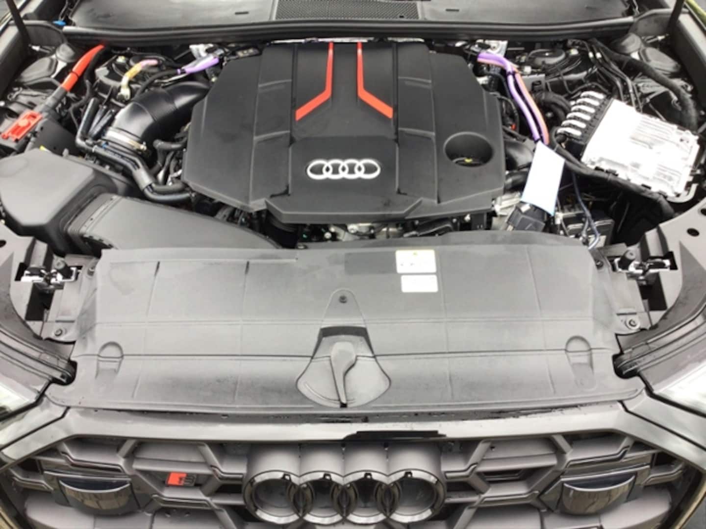 Bild über Audi S6 Avant TDI quattro tiptronic - für weitere Informationen kontaktieren Sie den Audi Partner