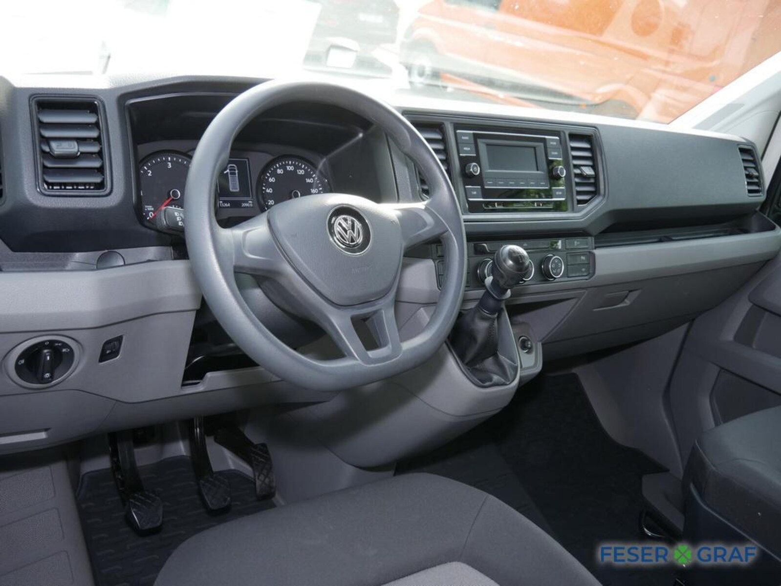 Volkswagen Crafter Kasten mittlerer Radstand – Bild 9