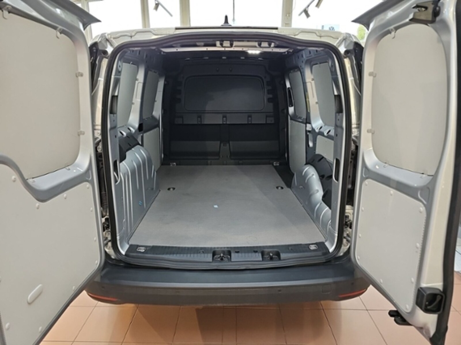 Volkswagen Caddy Maxi Cargo – Bild 9
