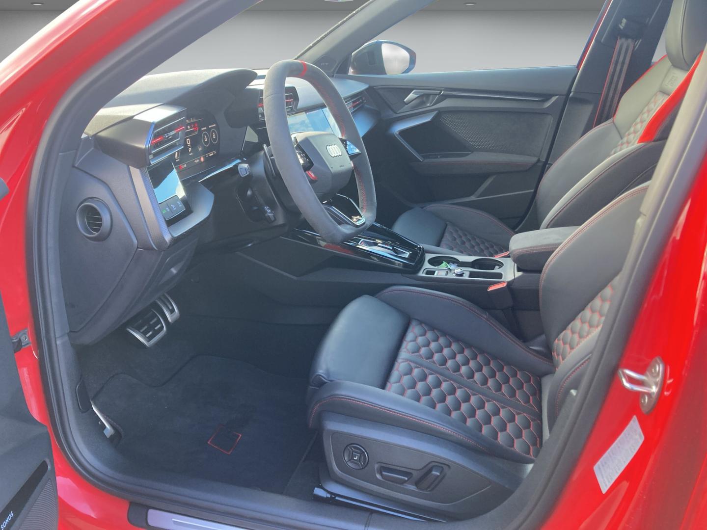 Image about Audi RS 3 Limousine TFSI quattro S tronic