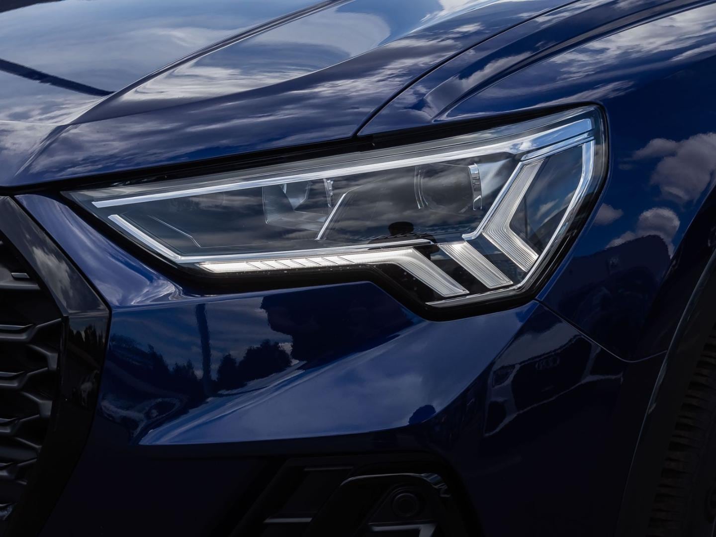 Bild über Audi Q3 Sportback S line 35 TFSI S tronic - für weitere Informationen kontaktieren Sie den Audi Partner