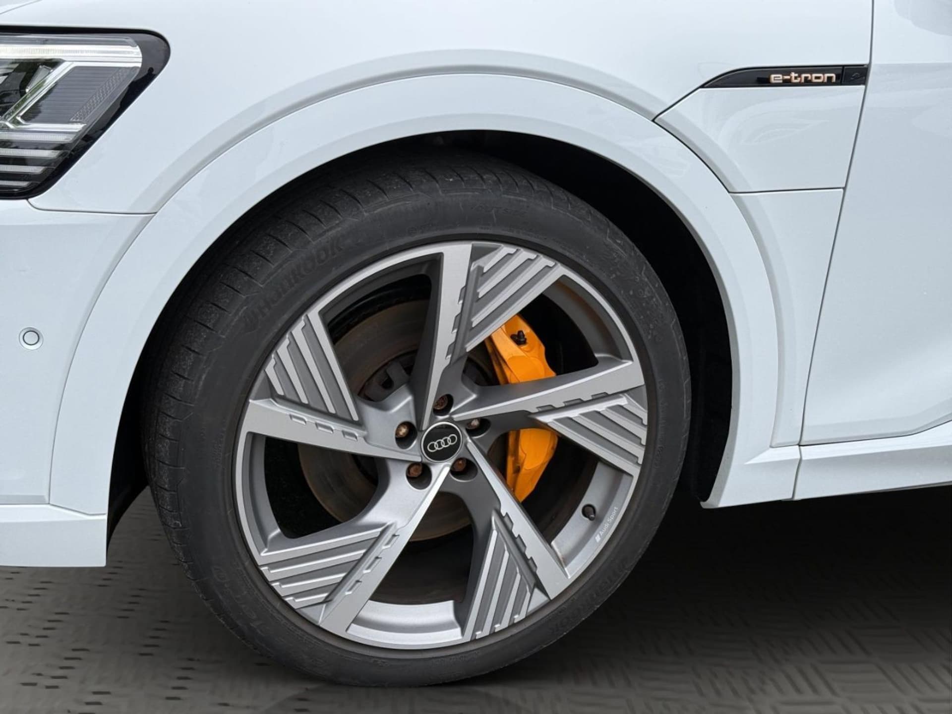 Audi e-tron Sportback S line