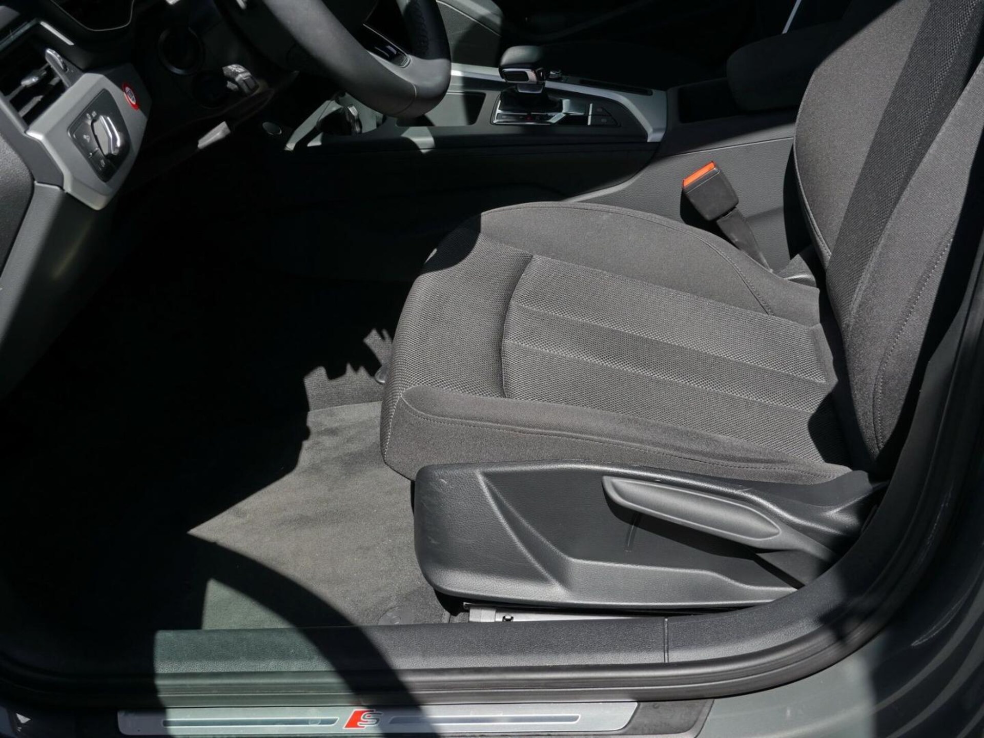 Audi A4 Avant S line