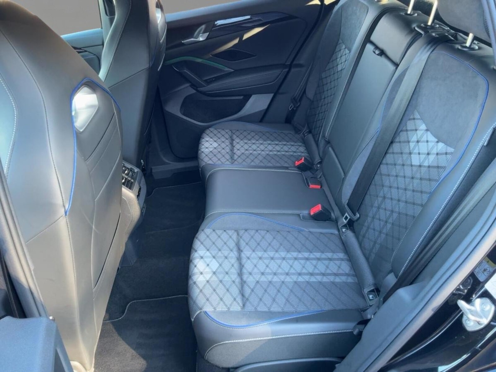Volkswagen Tiguan – Bild 8