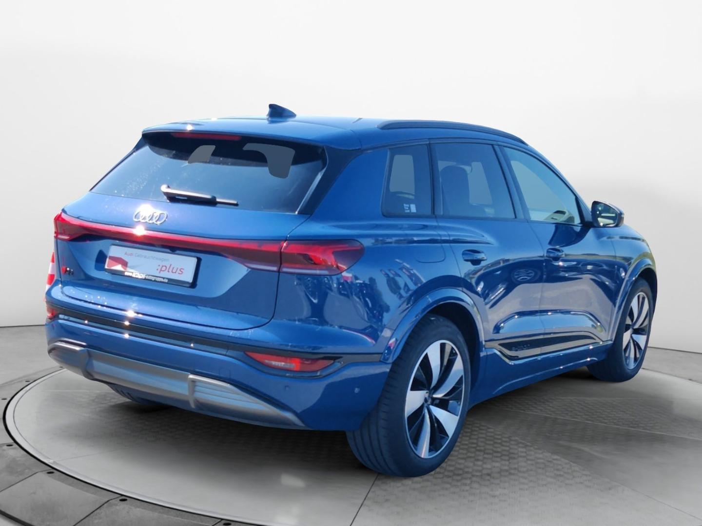 Image about Audi Q6 SUV e-tron e-tron quattro