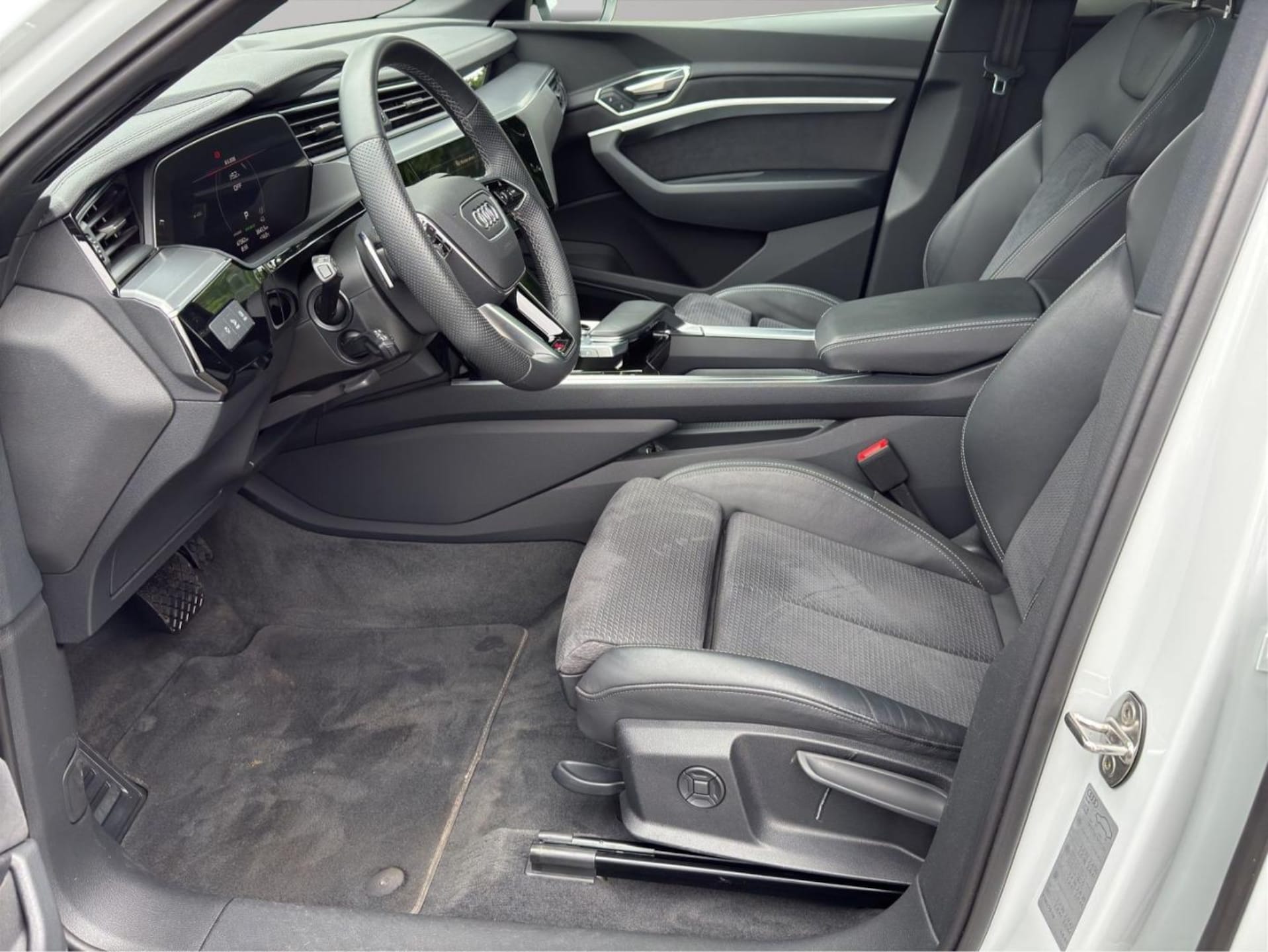 Audi e-tron Sportback S line