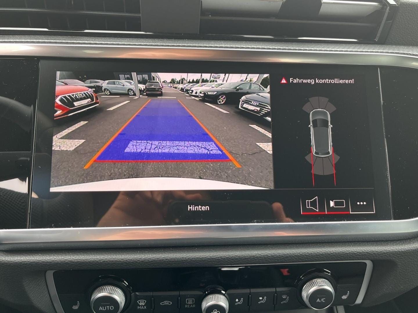 Bild über Audi Q3 S line 35 TDI S tronic - für weitere Informationen kontaktieren Sie den Audi Partner