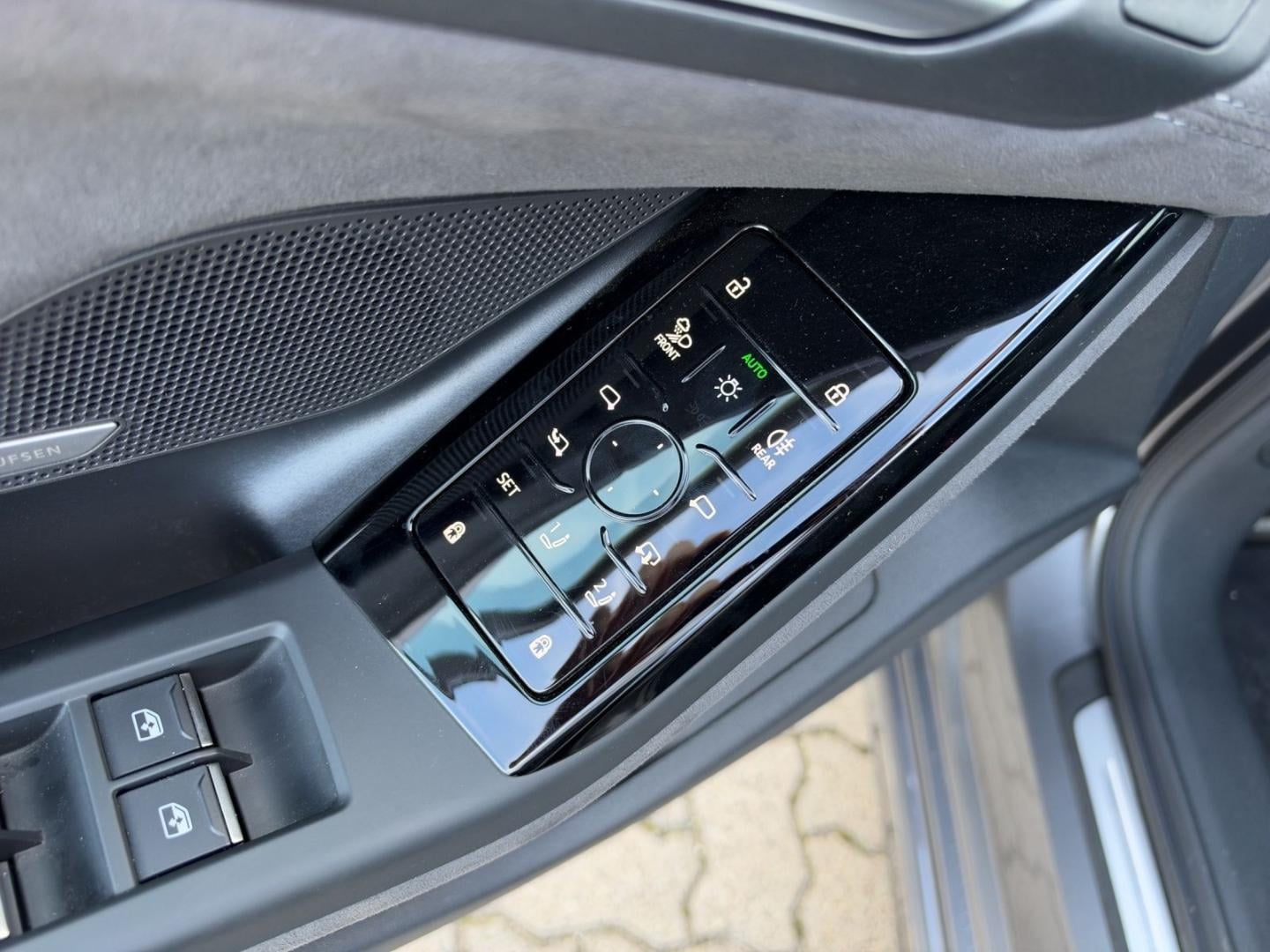 Bild über Audi A6 Avant e-tron e-tron performance - für weitere Informationen kontaktieren Sie den Audi Partner