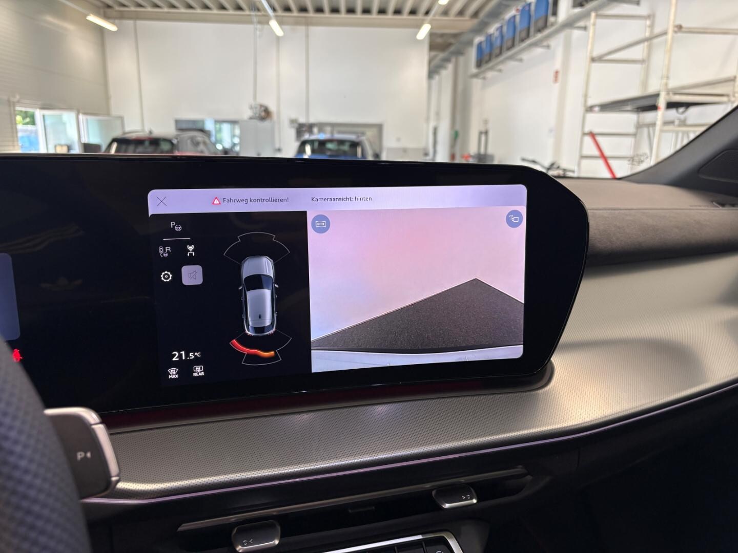 Bild über Audi Q3 Sportback e-hybrid e-hybrid 200 kW S tronic - für weitere Informationen kontaktieren Sie den Audi Partner