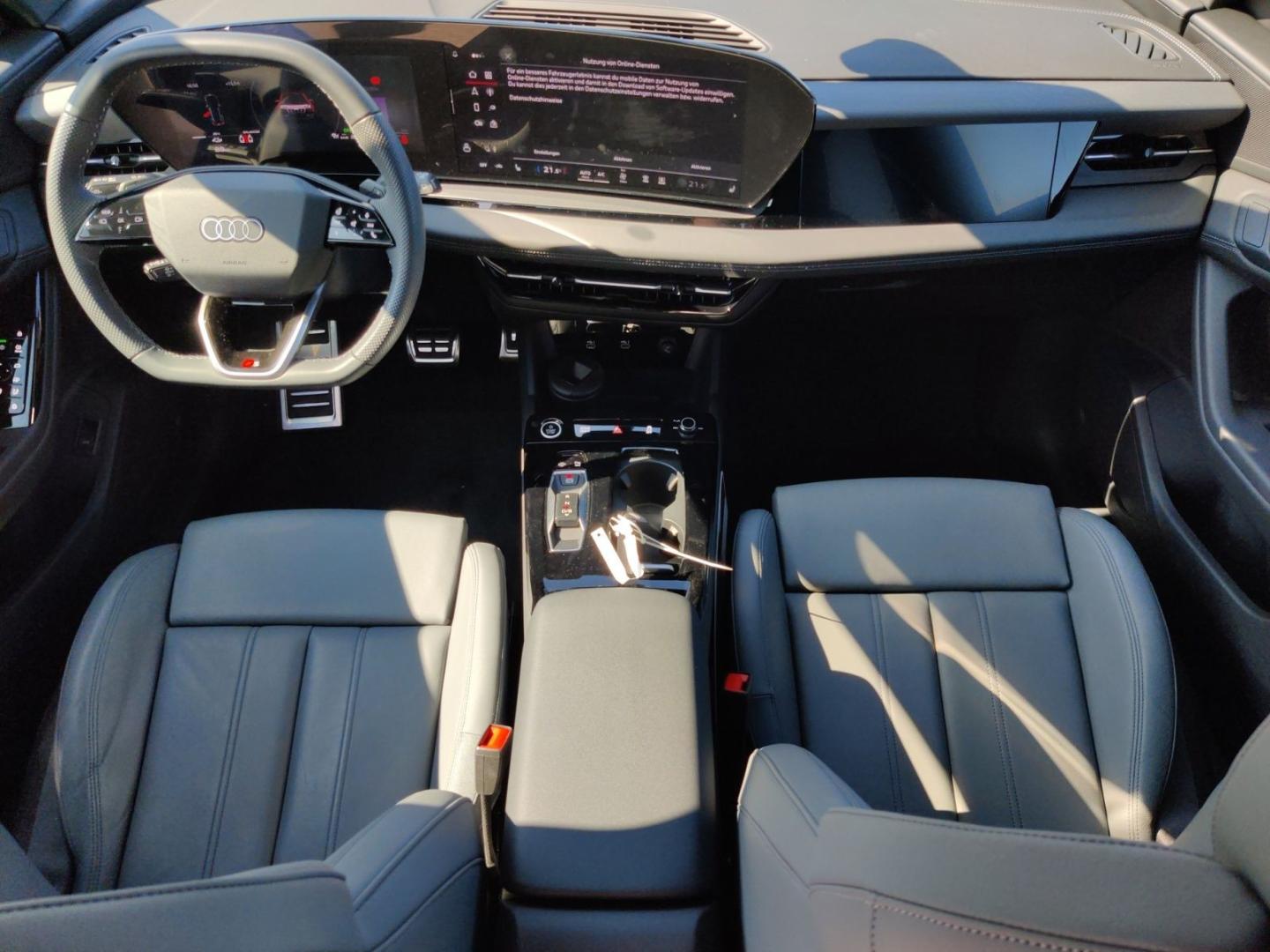 Image about Audi Q6 SUV e-tron e-tron quattro