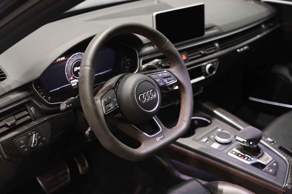 Bild som visar&nbsp;Audi RS 4 Avant&nbsp;RS 4 Avant 2.9 TFSI quattro 450 hk tiptronic - för mer information kontakta din Audi Partner