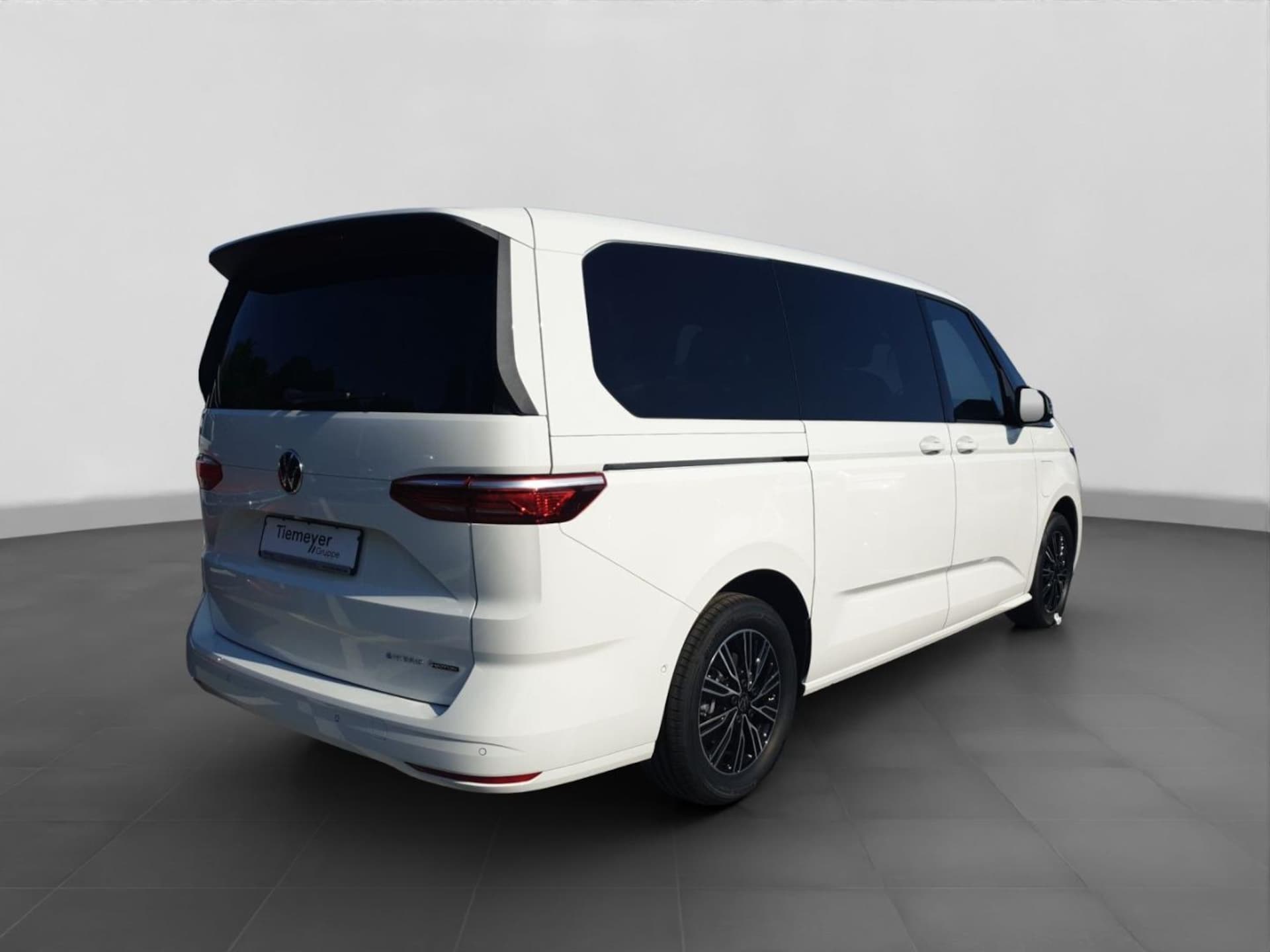 Volkswagen Multivan Langversion Basis-Modell