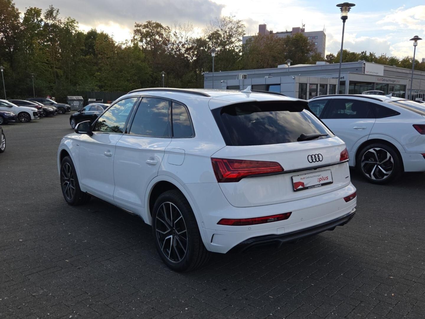 Bild über Audi Q5 TFSI e S line 55 TFSI e quattro S tronic - für weitere Informationen kontaktieren Sie den Audi Partner