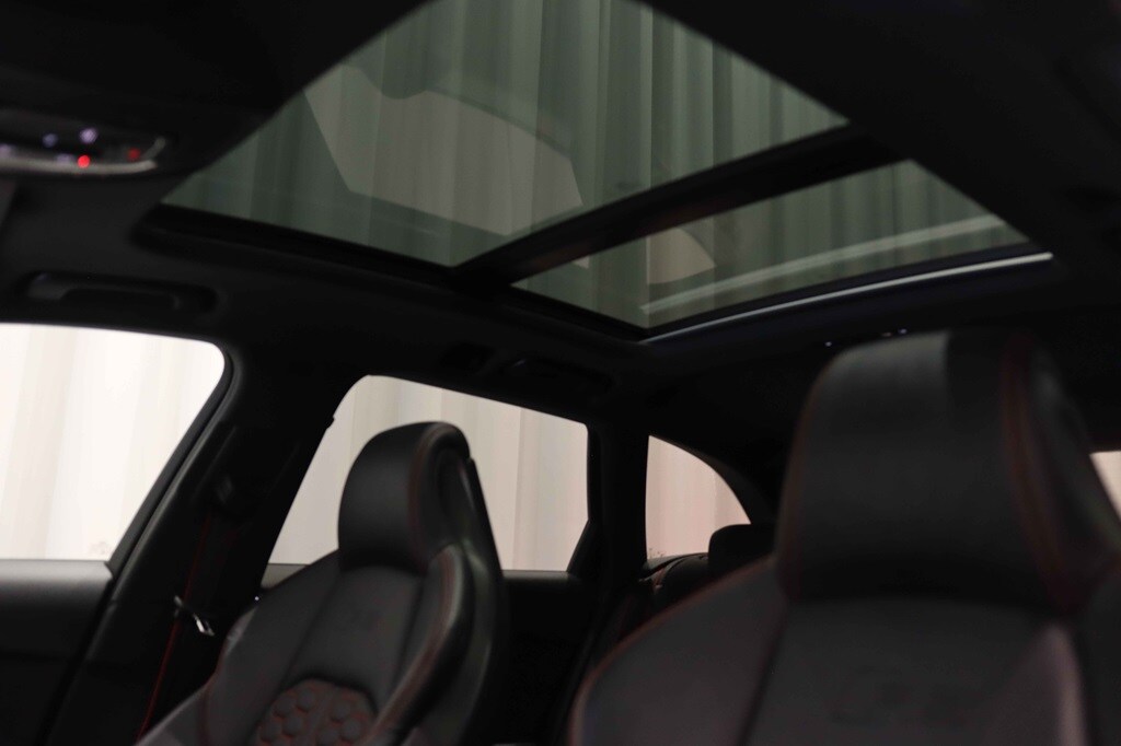 Bild som visar&nbsp;Audi RS 4 Avant&nbsp;RS 4 Avant 2.9 TFSI quattro 450 hk tiptronic - för mer information kontakta din Audi Partner