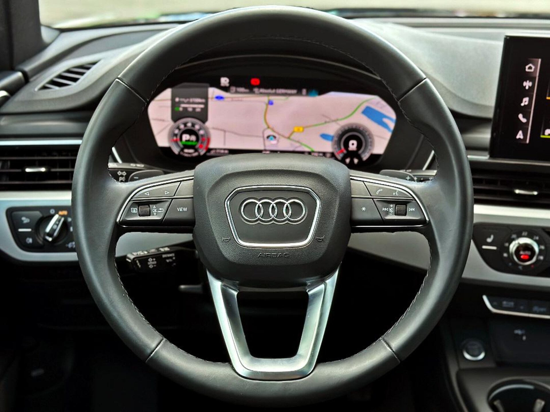 Audi A4 Avant S line