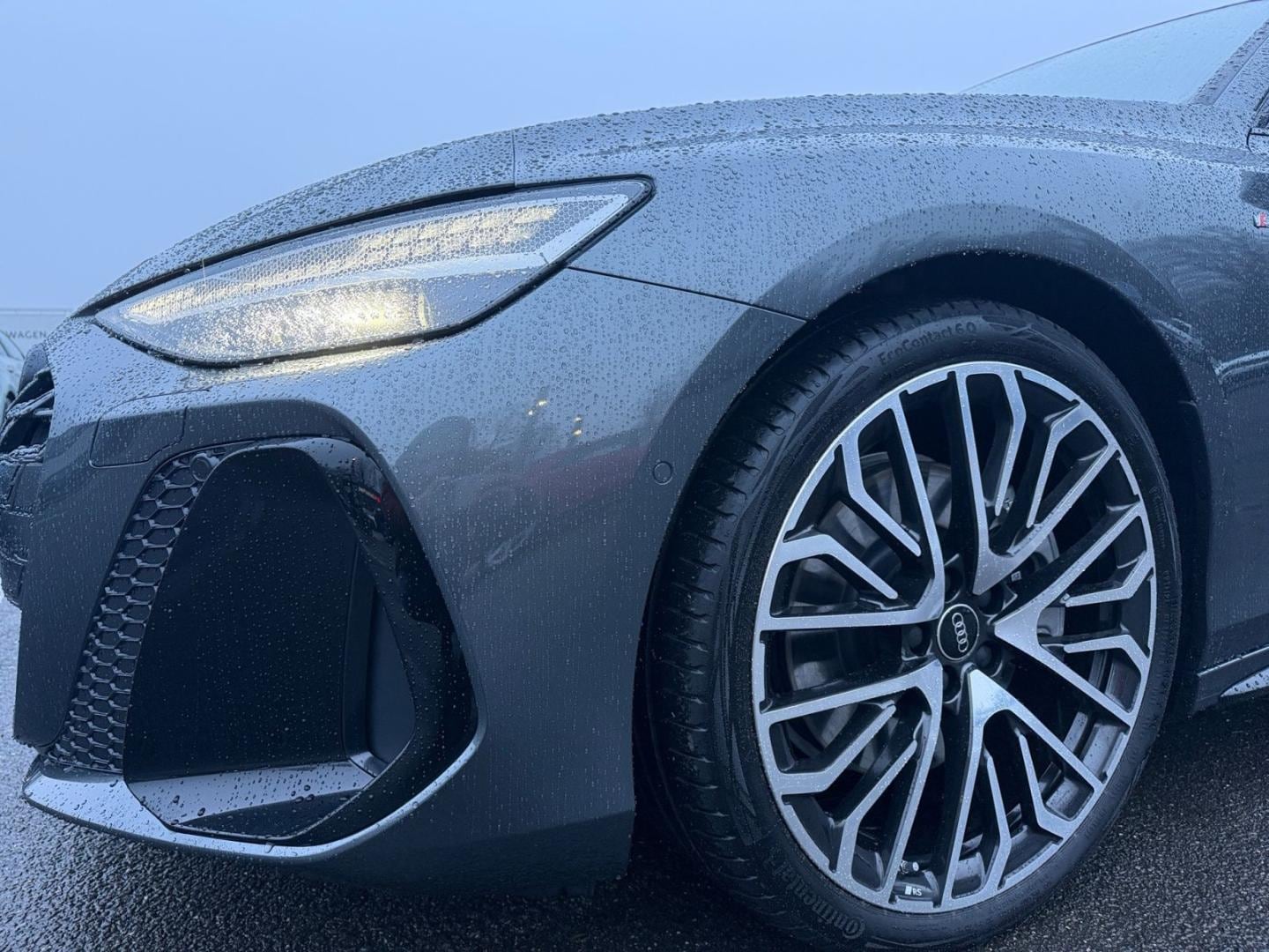 Bild über Audi A6 Avant TDI quattro 150 kW S tronic - für weitere Informationen kontaktieren Sie den Audi Partner