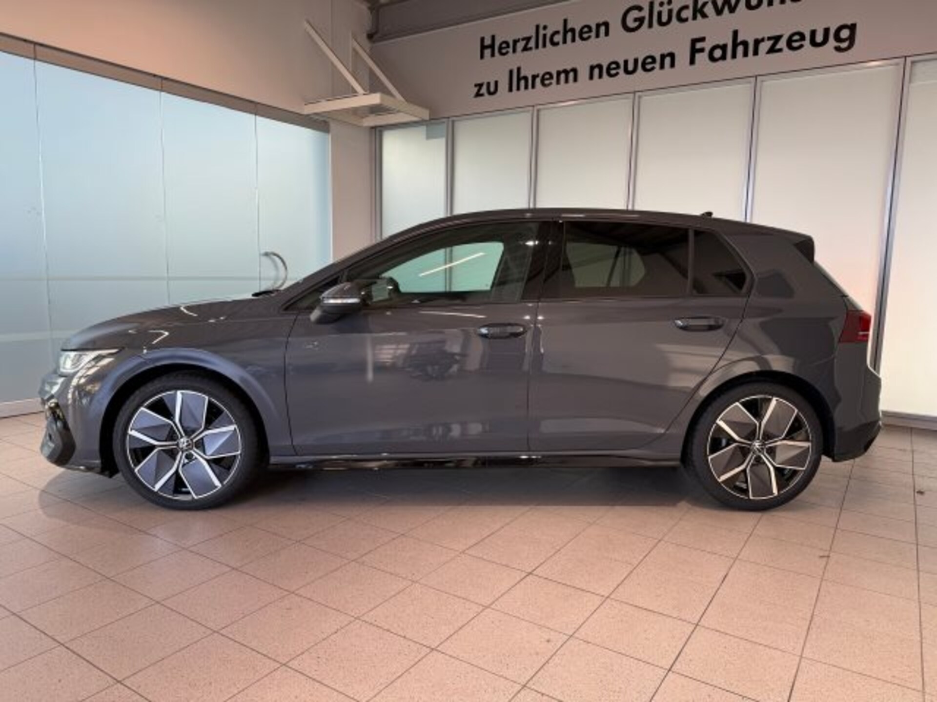 Volkswagen Golf R-Line