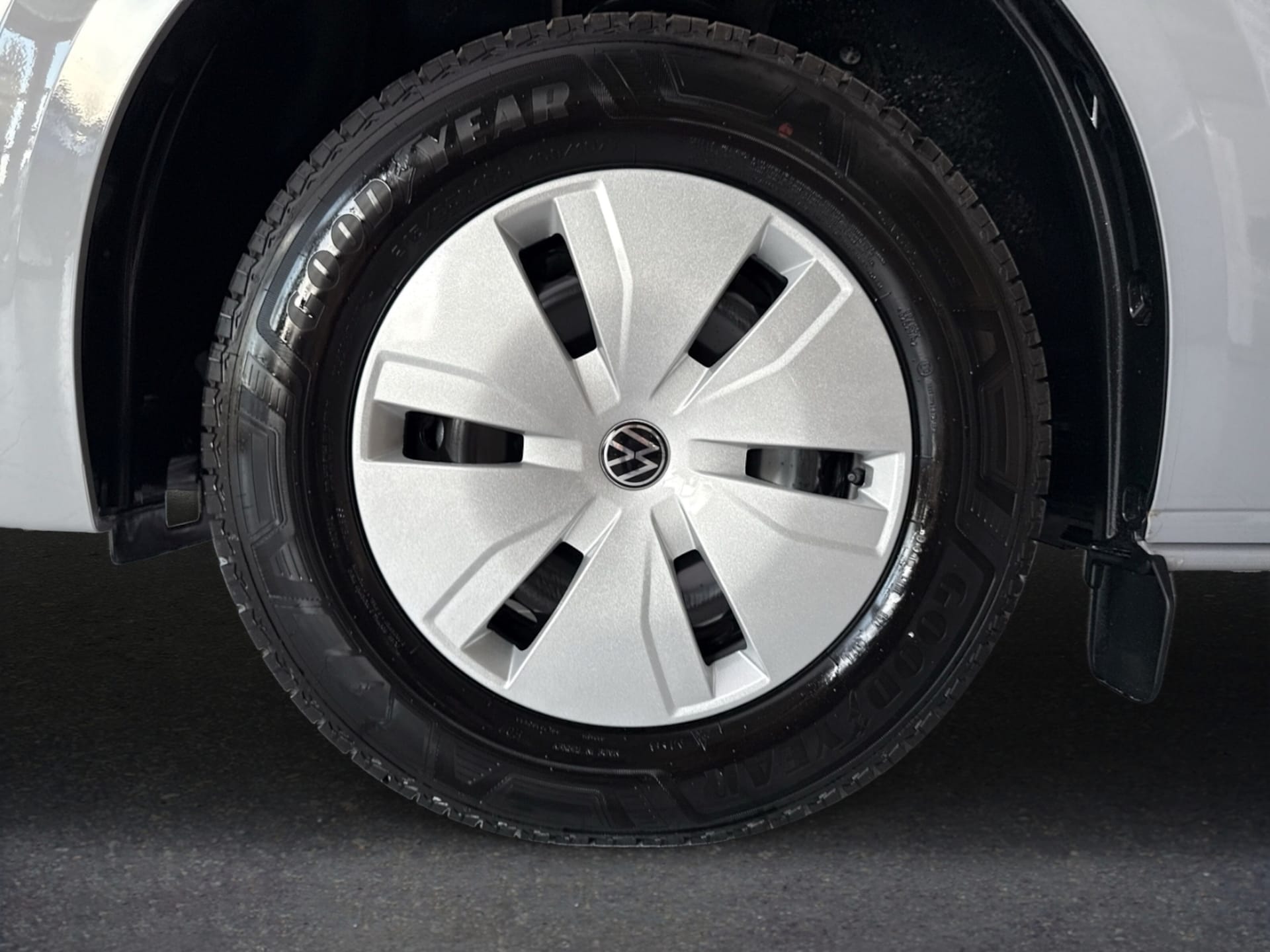 Volkswagen Transporter Kasten langer Radstand