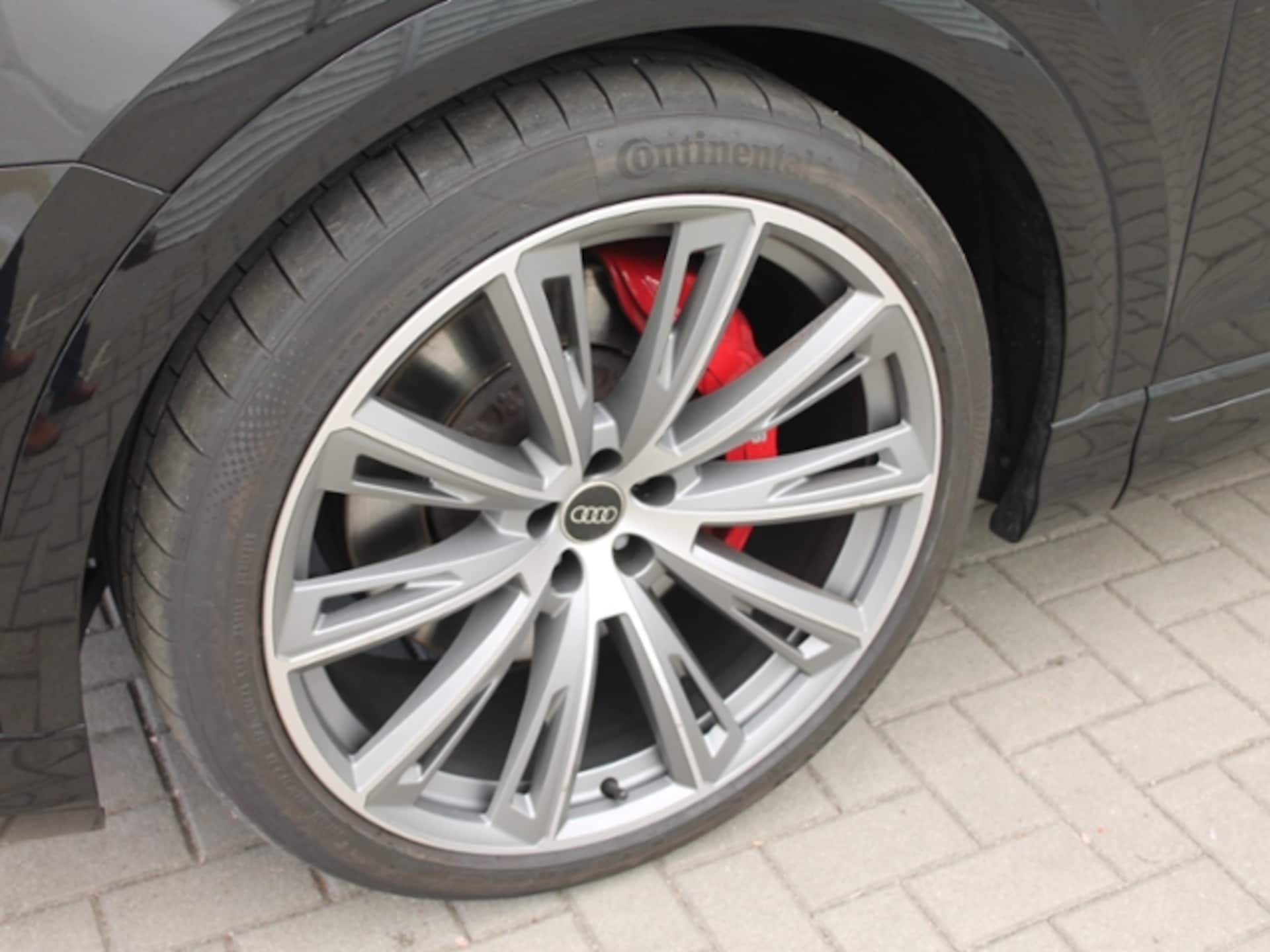 Audi SQ8 SUV