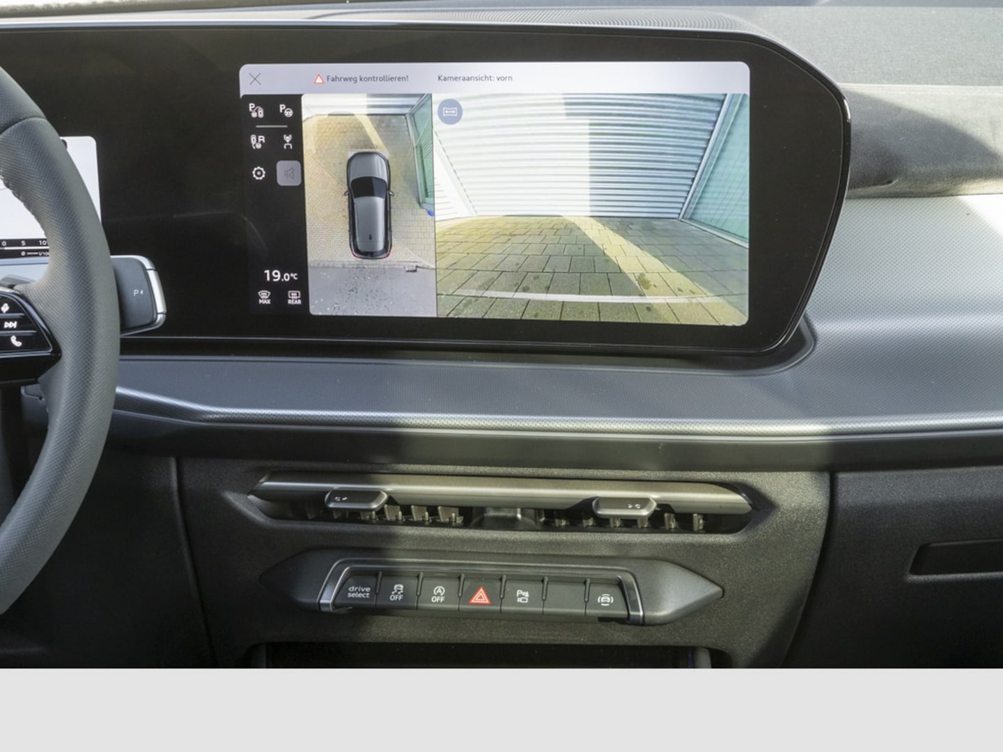 Bild über Audi Q3 SUV TFSI 110 kW S tronic - für weitere Informationen kontaktieren Sie den Audi Partner
