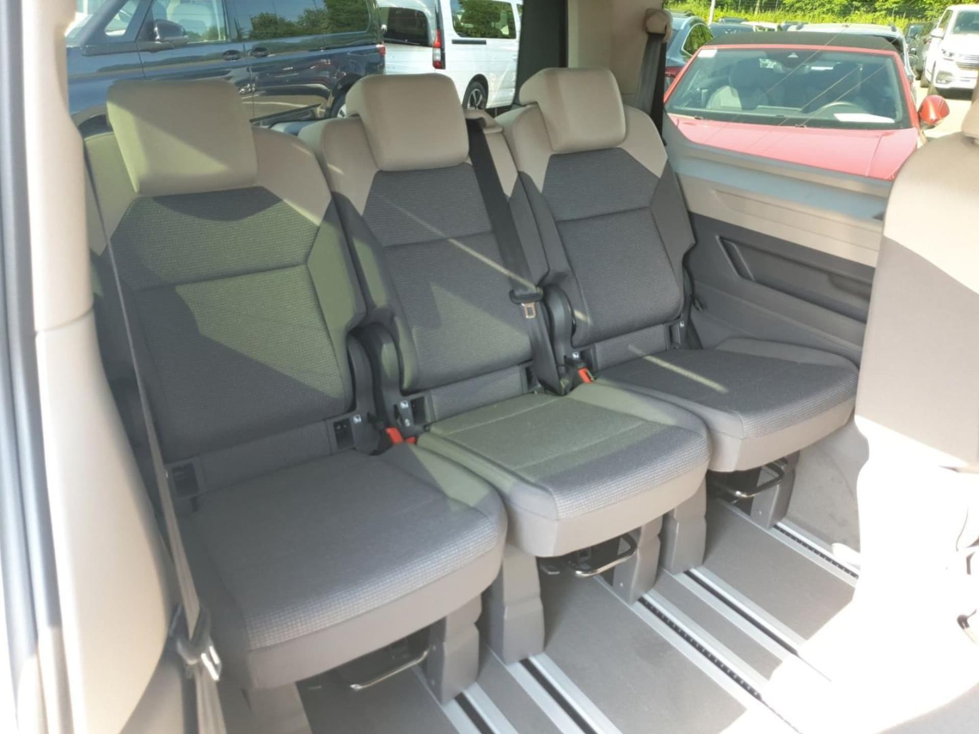 Volkswagen Multivan Langversion Basis-Modell