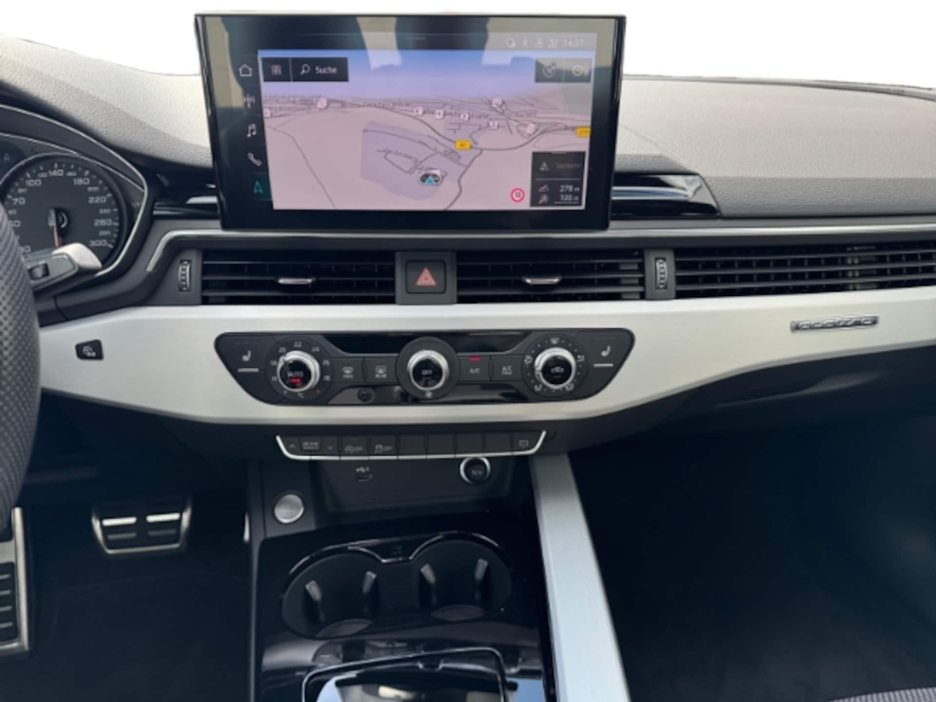 Audi A4 Limousine S line