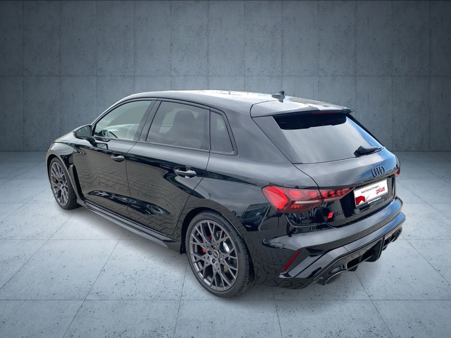 Bild über Audi RS 3 Sportback TFSI quattro 294 kW S tronic - für weitere Informationen kontaktieren Sie den Audi Partner