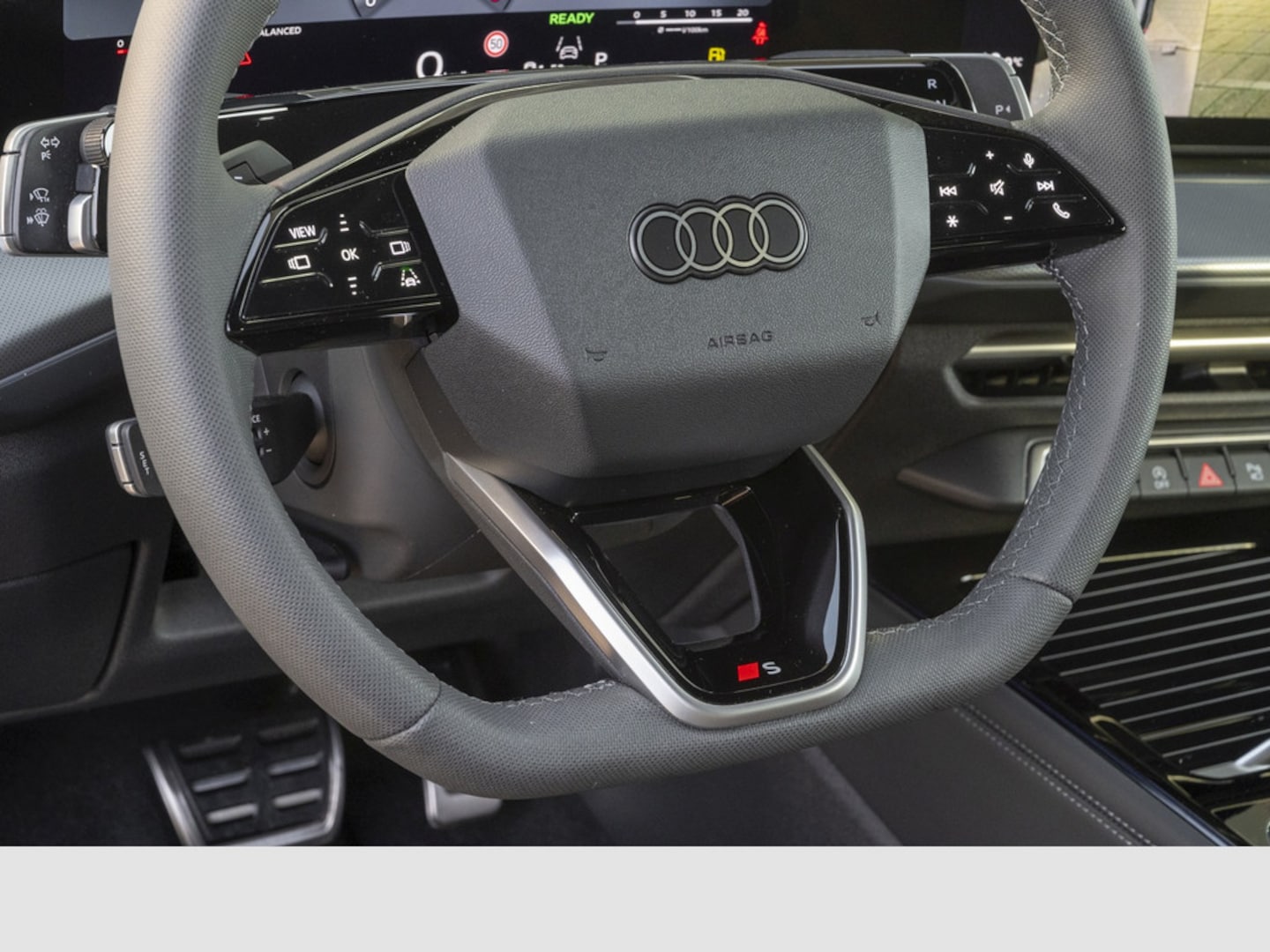 Bild über Audi Q3 SUV TFSI 110 kW S tronic - für weitere Informationen kontaktieren Sie den Audi Partner