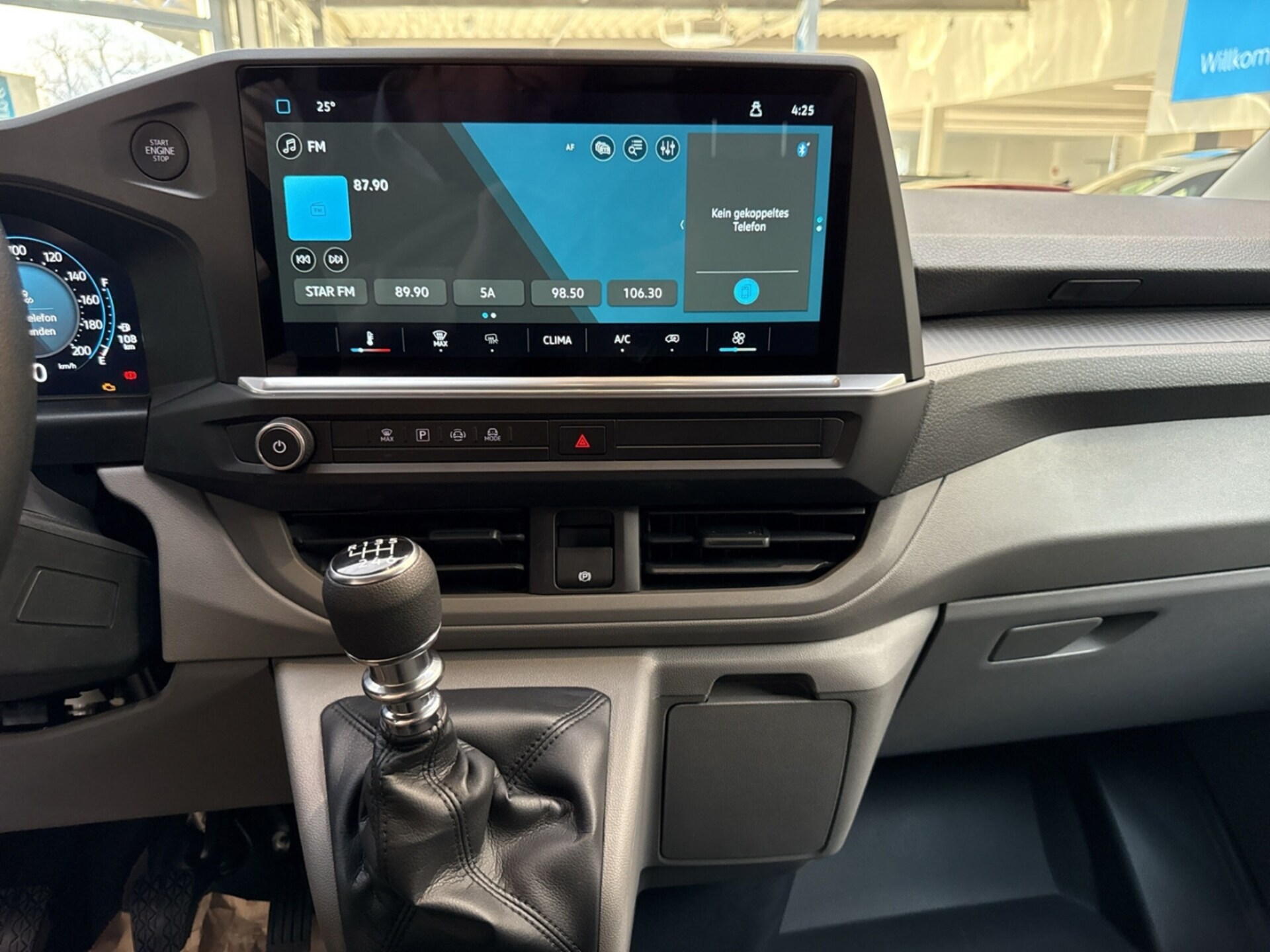 Volkswagen Transporter Kasten langer Radstand