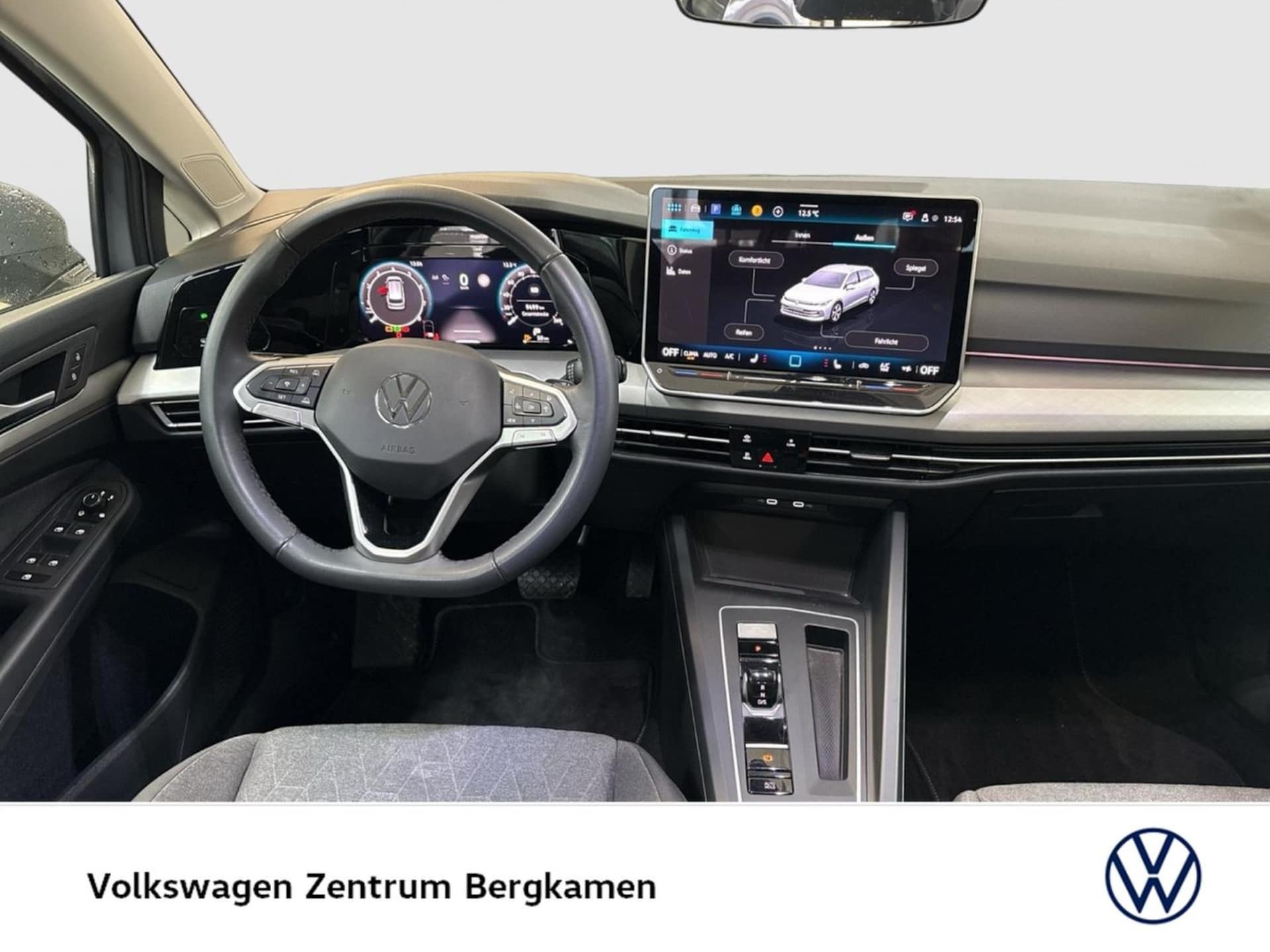 Volkswagen Golf Variant Life