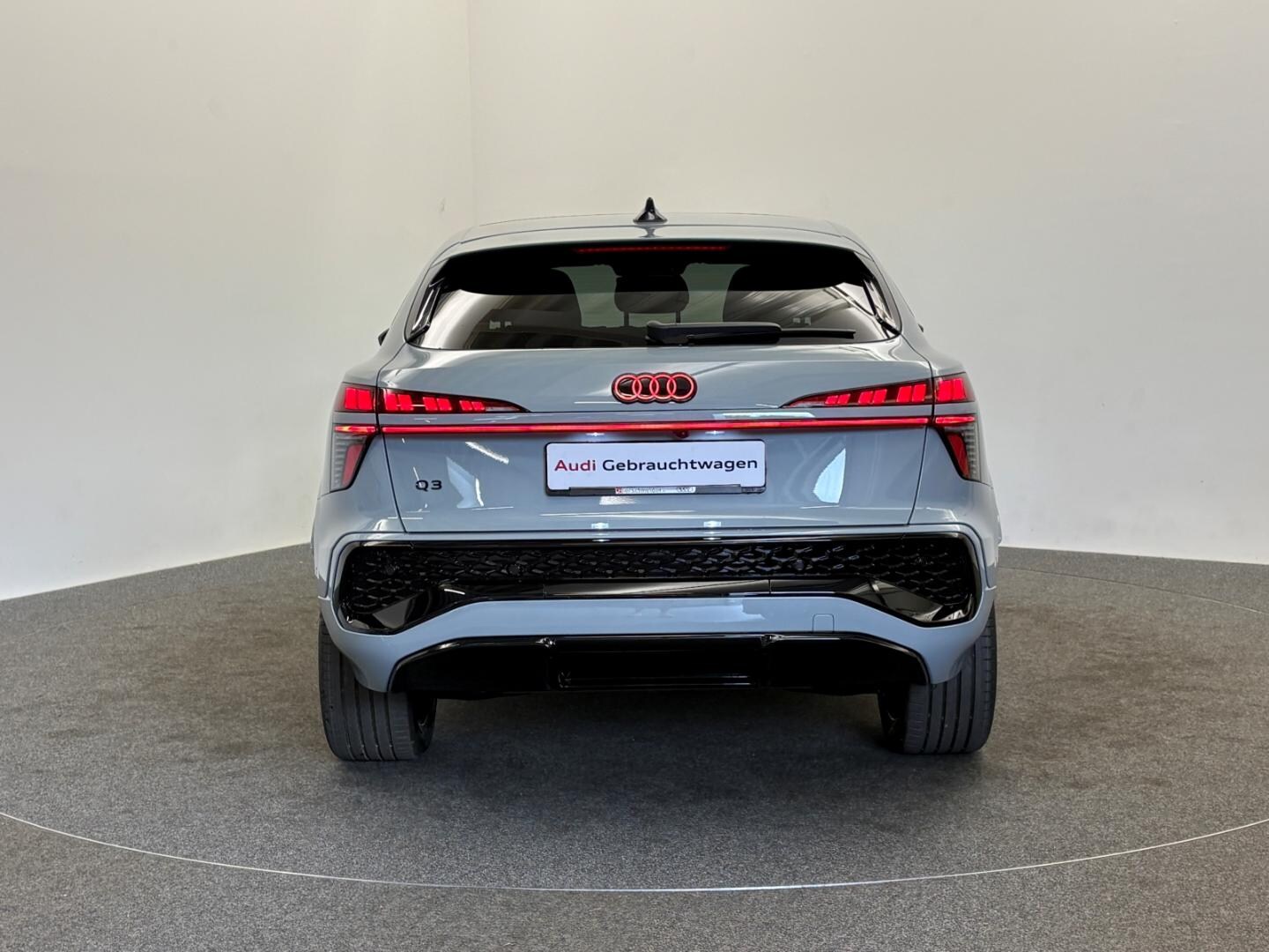 Bild über Audi Q3 Sportback e-hybrid e-hybrid 200 kW S tronic - für weitere Informationen kontaktieren Sie den Audi Partner