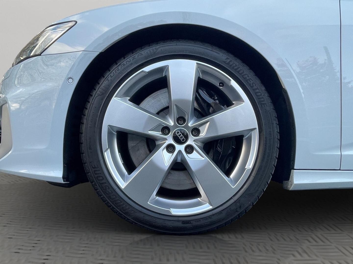 Bild über Audi S6 Avant TDI quattro tiptronic - für weitere Informationen kontaktieren Sie den Audi Partner